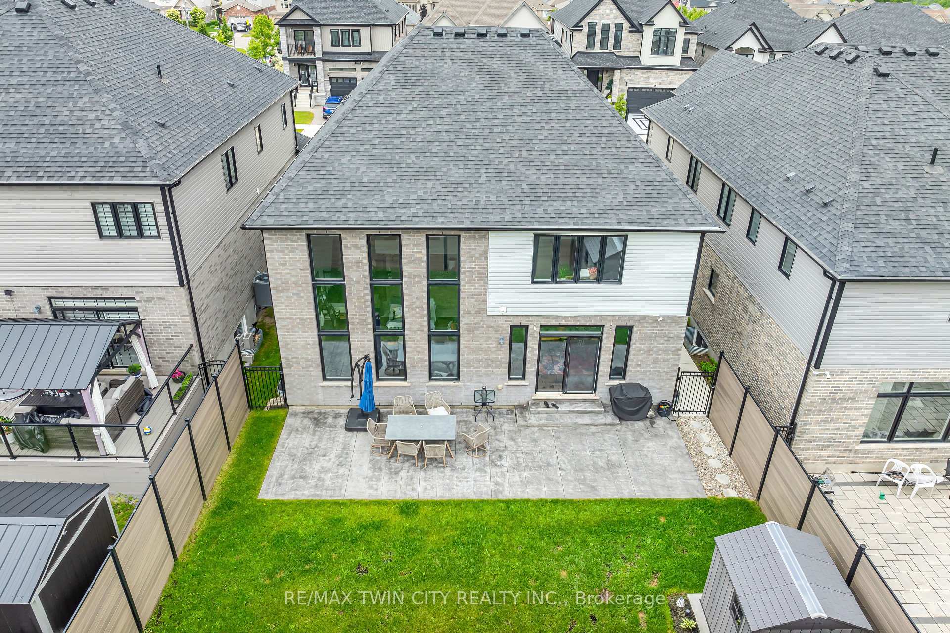 Photo 36 of 577 Bridgemill Crescent, Kitchener — HOMEH
