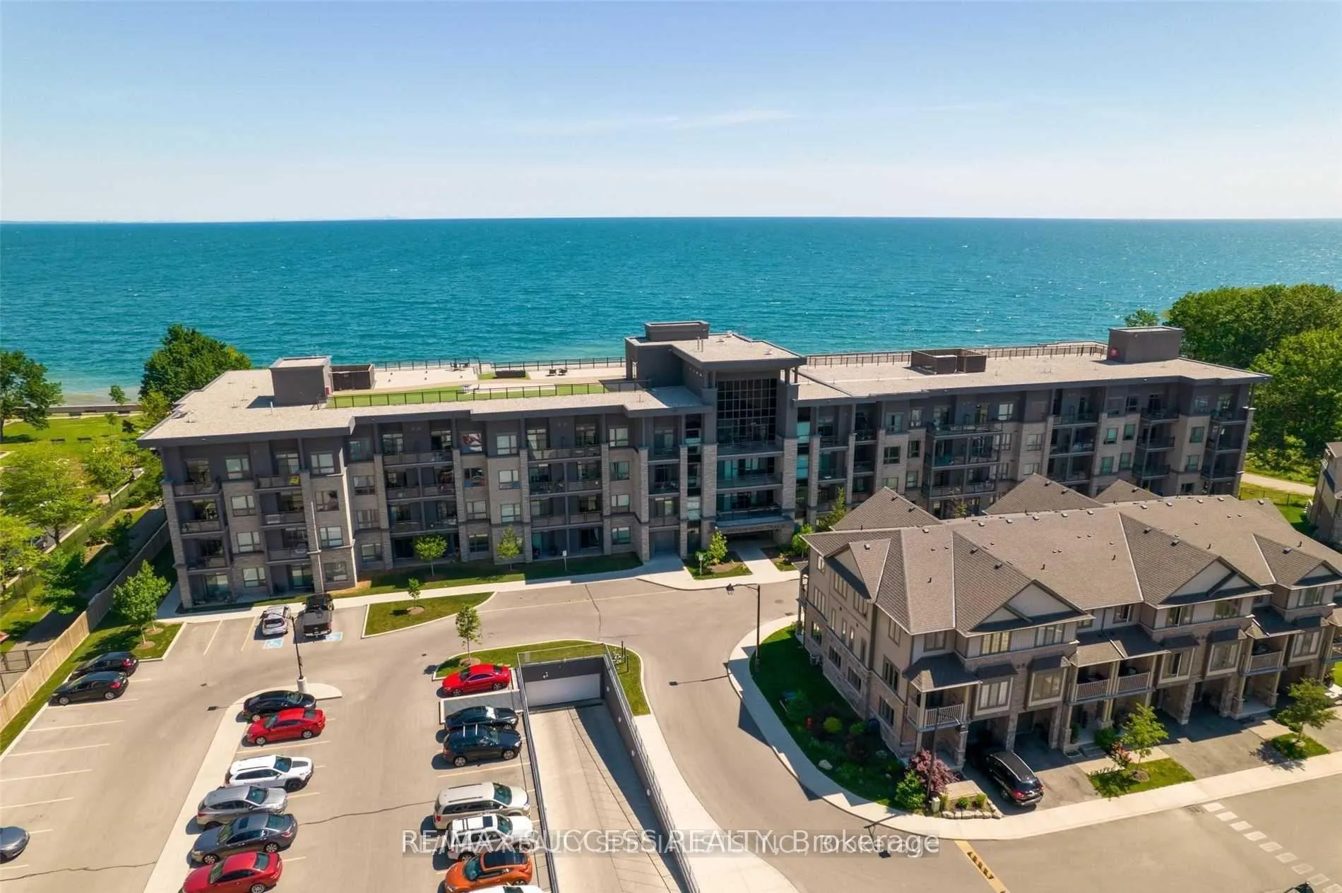 Photo 2 of Unit 123, 35 Southshore Crescent, Hamilton, Lakeshore — HOMEH