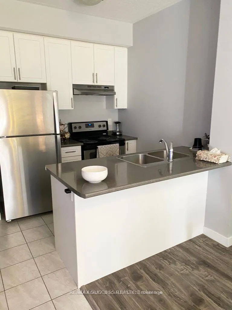 Photo 7 of Unit 123, 35 Southshore Crescent, Hamilton, Lakeshore — HOMEH