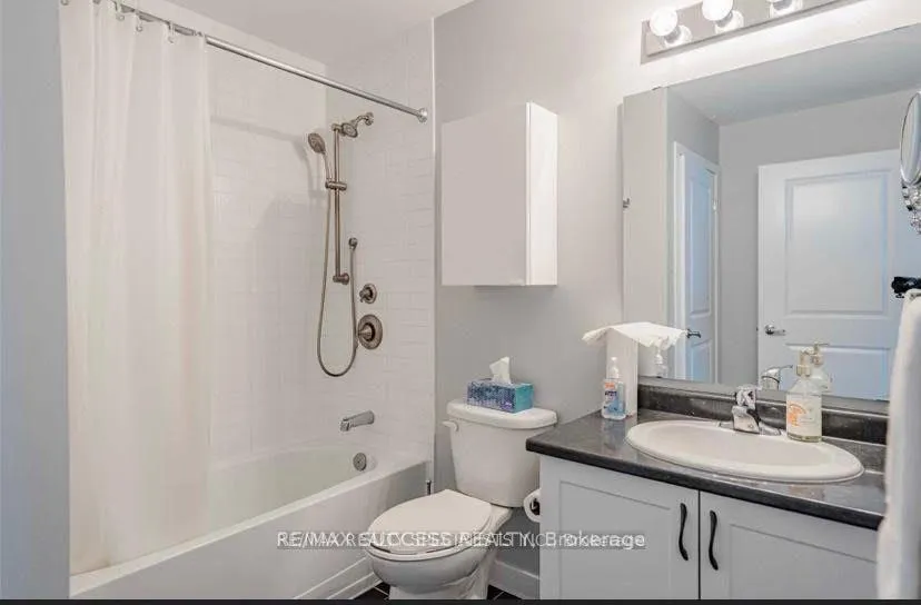 Photo 11 of Unit 123, 35 Southshore Crescent, Hamilton, Lakeshore — HOMEH