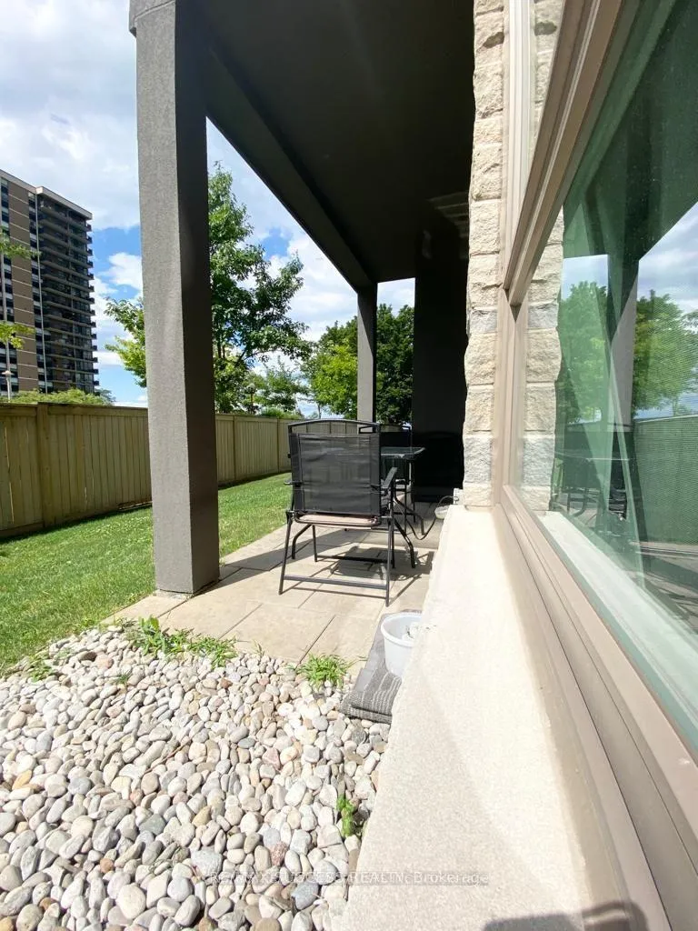 Photo 15 of Unit 123, 35 Southshore Crescent, Hamilton, Lakeshore — HOMEH