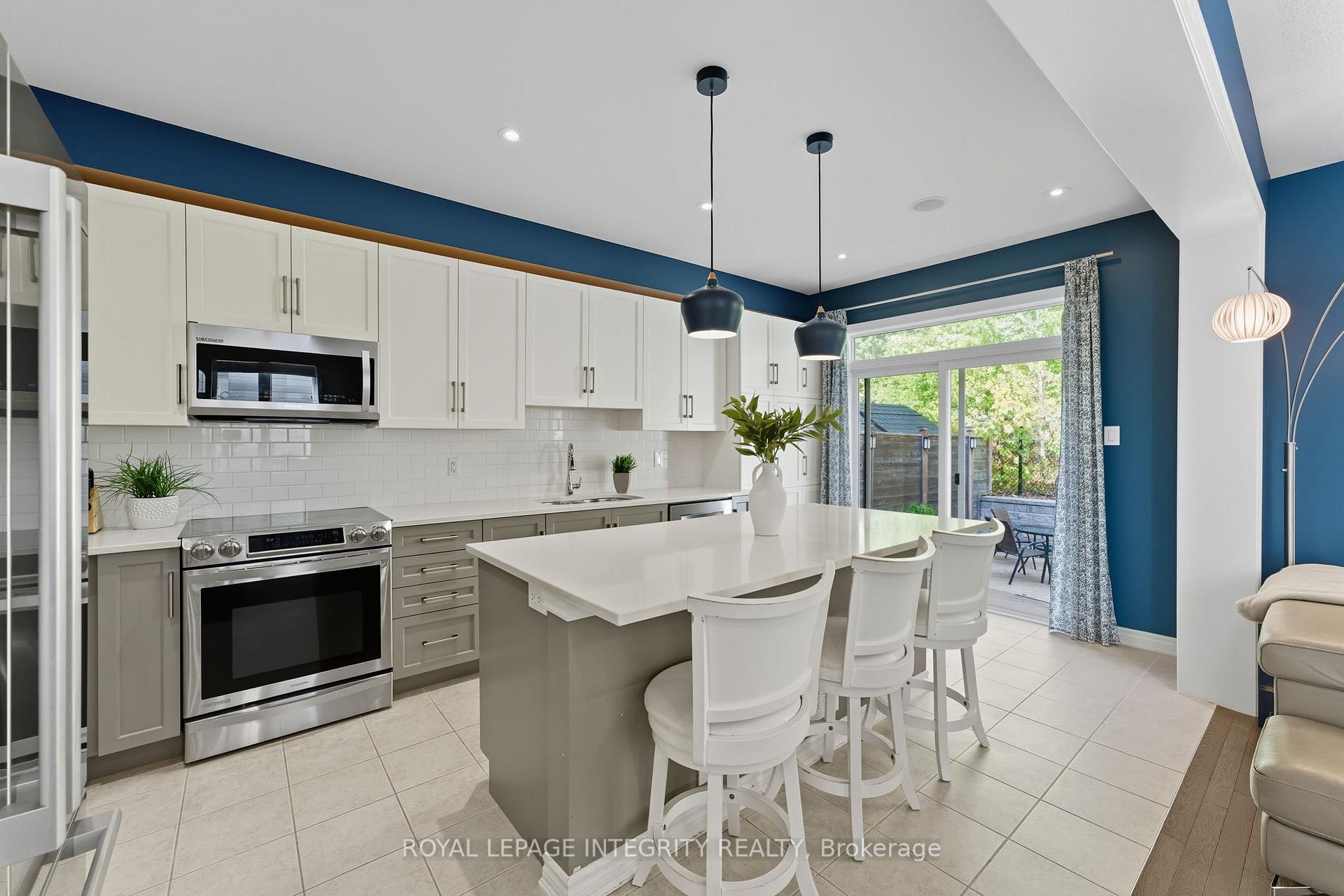 Photo 17 of 463 Meadowbreeze Drive, Ottawa, Kanata - Emerald Meadows/Trailwest — HOMEH