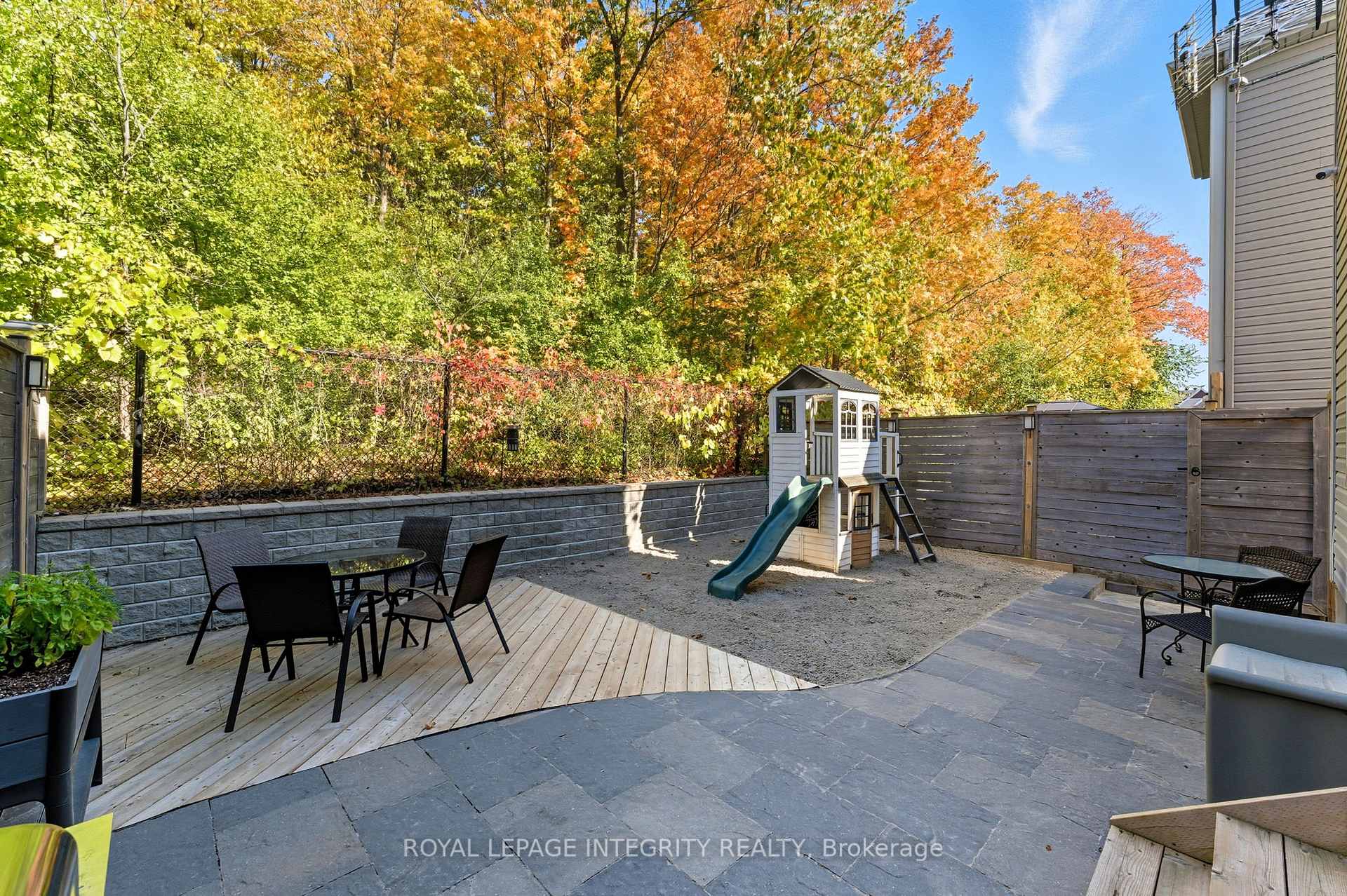 Photo 38 of 463 Meadowbreeze Drive, Ottawa, Kanata - Emerald Meadows/Trailwest — HOMEH