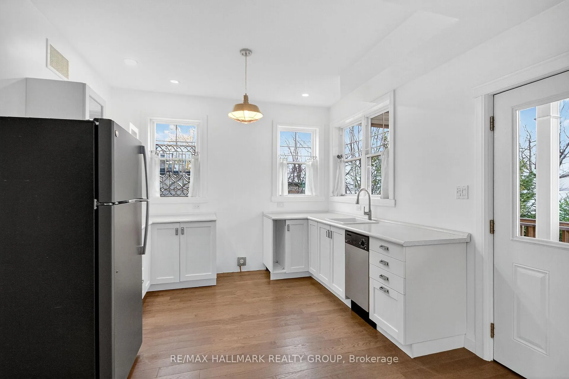 Photo 13 of 500 Bayview Drive, Ottawa, Constance Bay — HOMEH