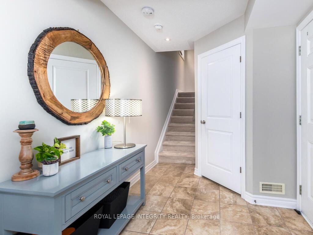 Photo 4 of 20 Fallengale Crescent, Ottawa, Kanata - Kanata Lakes/Heritage Hills — HOMEH