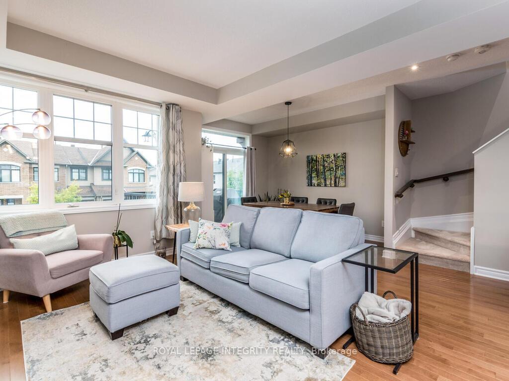 Photo 11 of 20 Fallengale Crescent, Ottawa, Kanata - Kanata Lakes/Heritage Hills — HOMEH