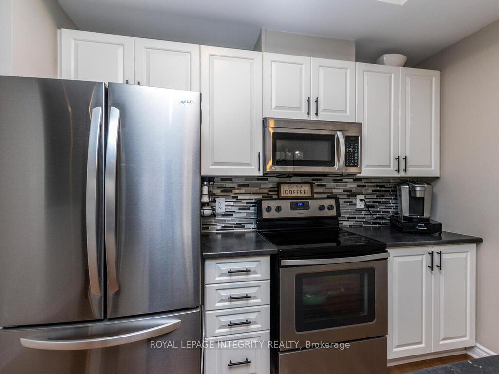 Photo 14 of 20 Fallengale Crescent, Ottawa, Kanata - Kanata Lakes/Heritage Hills — HOMEH