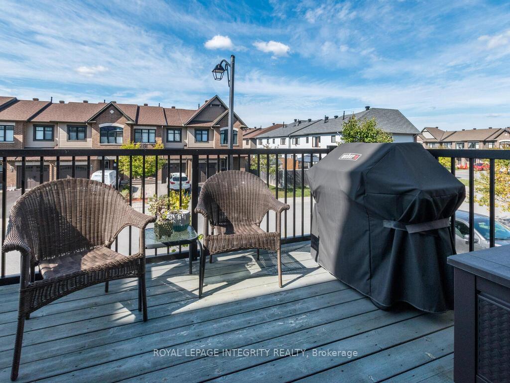 Photo 16 of 20 Fallengale Crescent, Ottawa, Kanata - Kanata Lakes/Heritage Hills — HOMEH