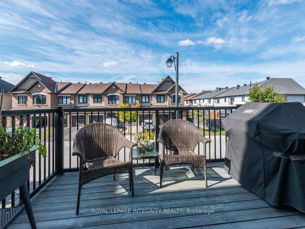 Photo 17 of 20 Fallengale Crescent, Ottawa, Kanata - Kanata Lakes/Heritage Hills — HOMEH