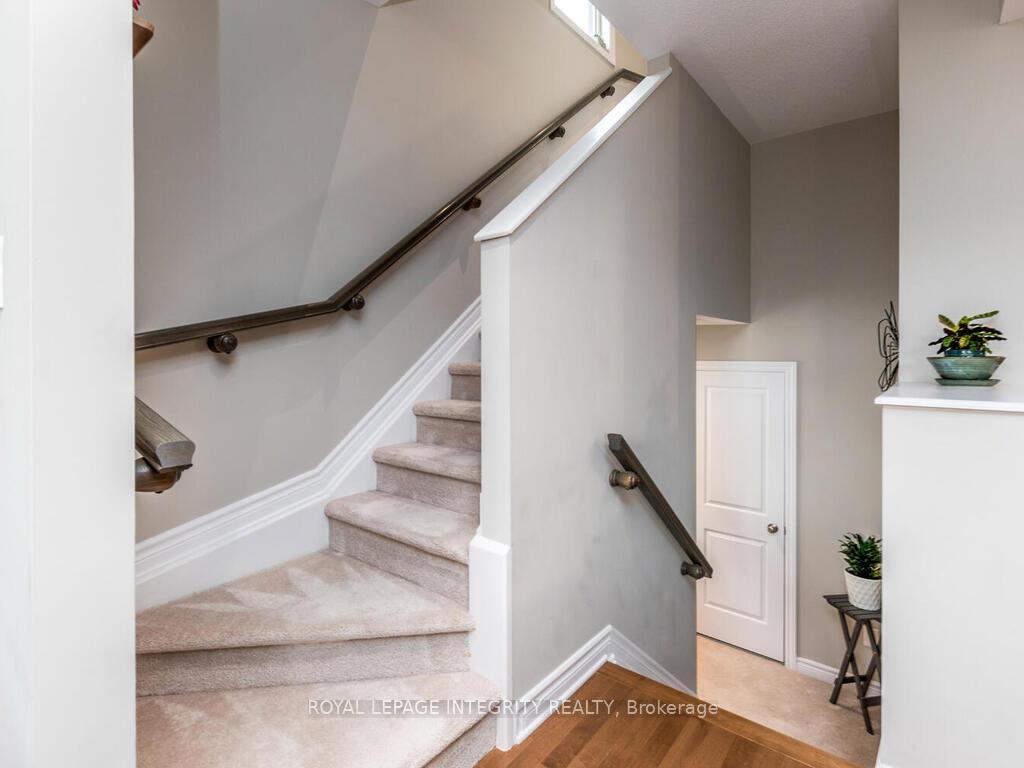 Photo 19 of 20 Fallengale Crescent, Ottawa, Kanata - Kanata Lakes/Heritage Hills — HOMEH