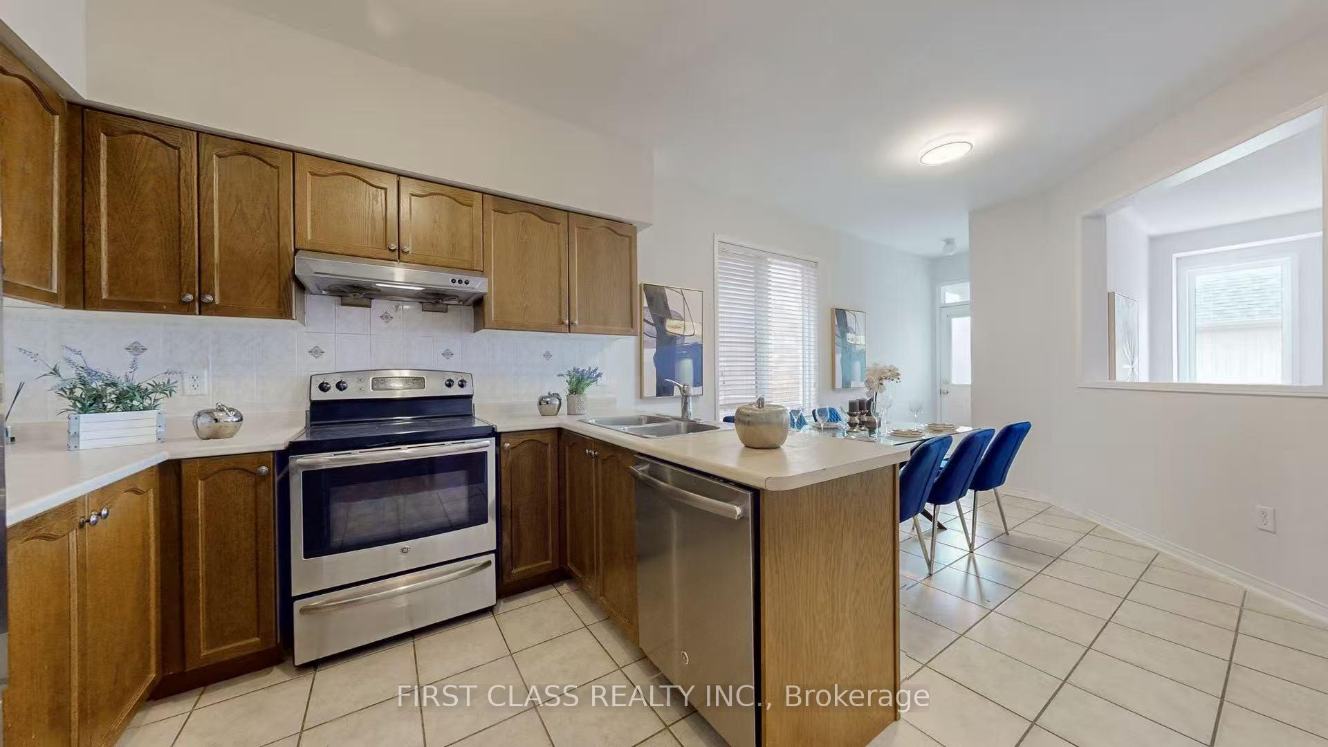 Photo 3 of 15 Welland Road, Markham, Cornell — HOMEH