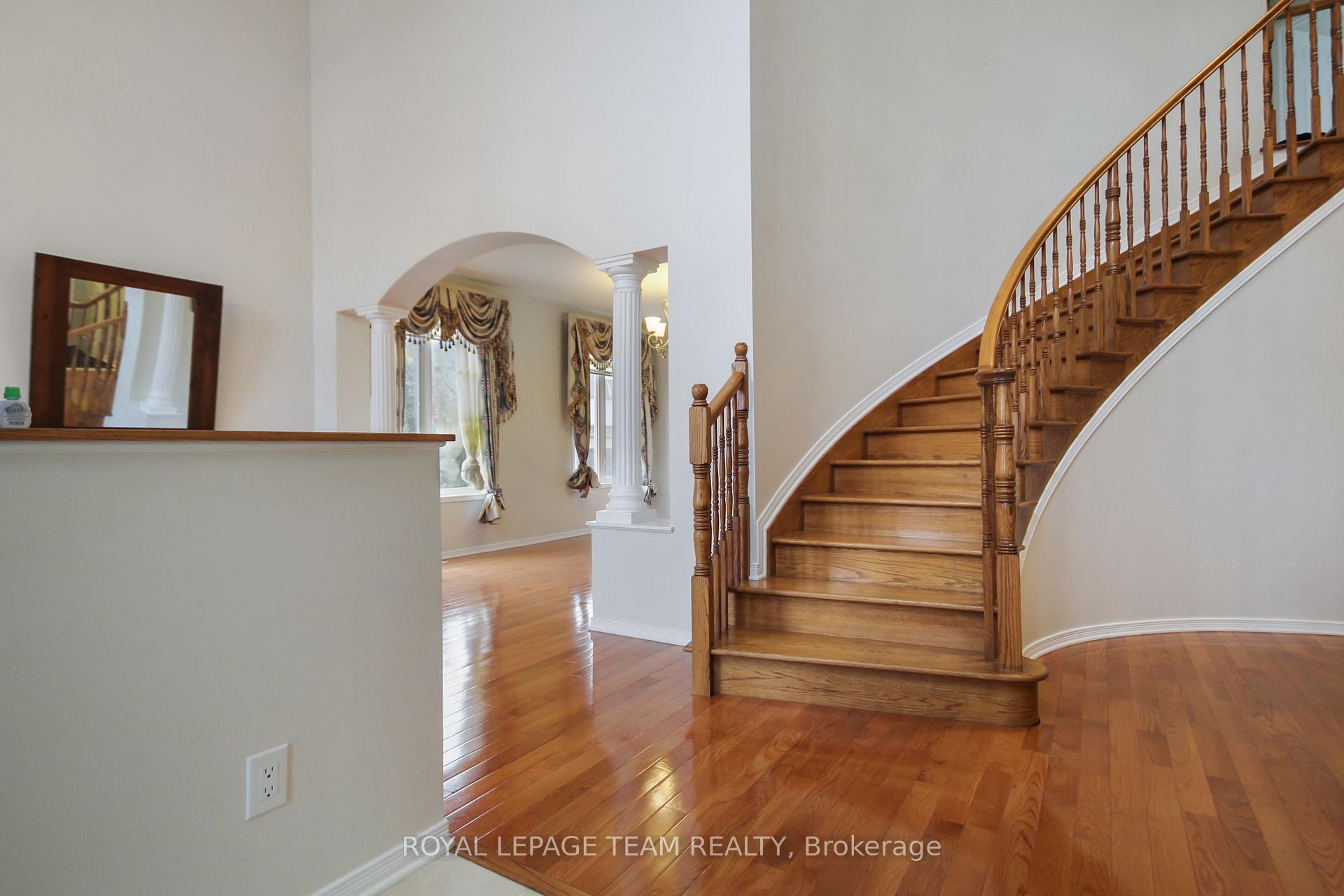 Photo 3 of 214 Asturcon Street, Ottawa, Kanata - Emerald Meadows/Trailwest — HOMEH