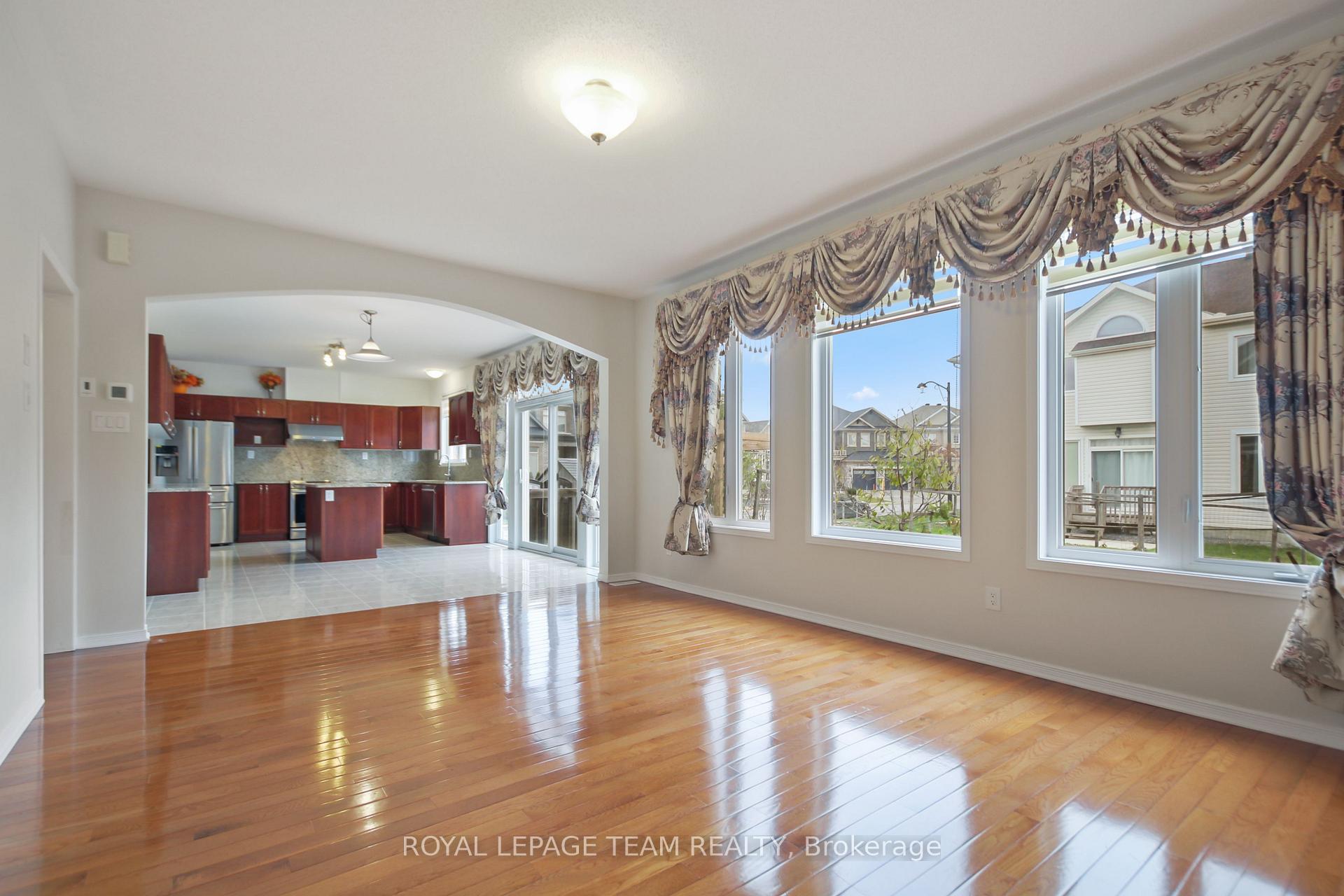 Photo 14 of 214 Asturcon Street, Ottawa, Kanata - Emerald Meadows/Trailwest — HOMEH