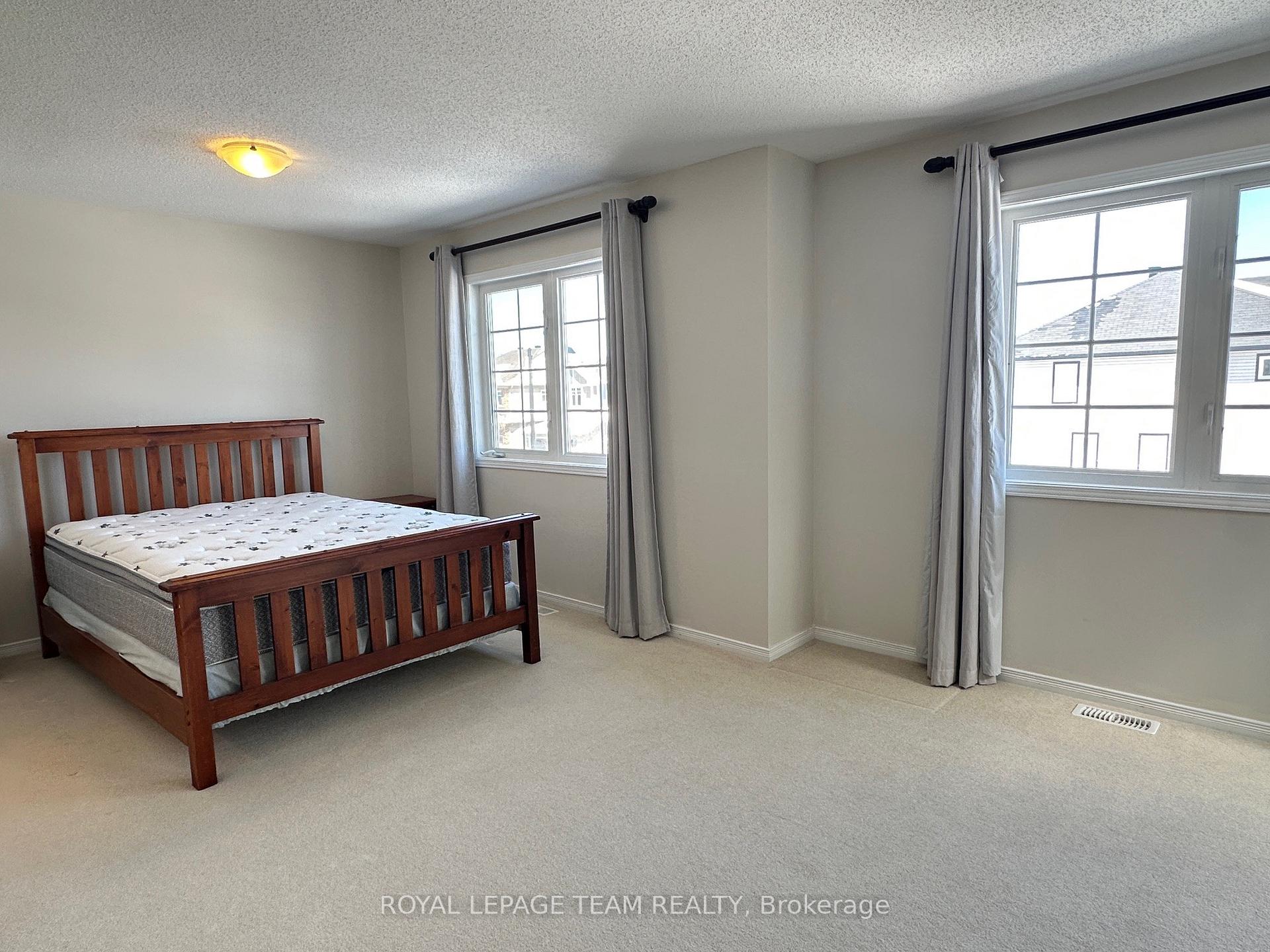 Photo 23 of 214 Asturcon Street, Ottawa, Kanata - Emerald Meadows/Trailwest — HOMEH