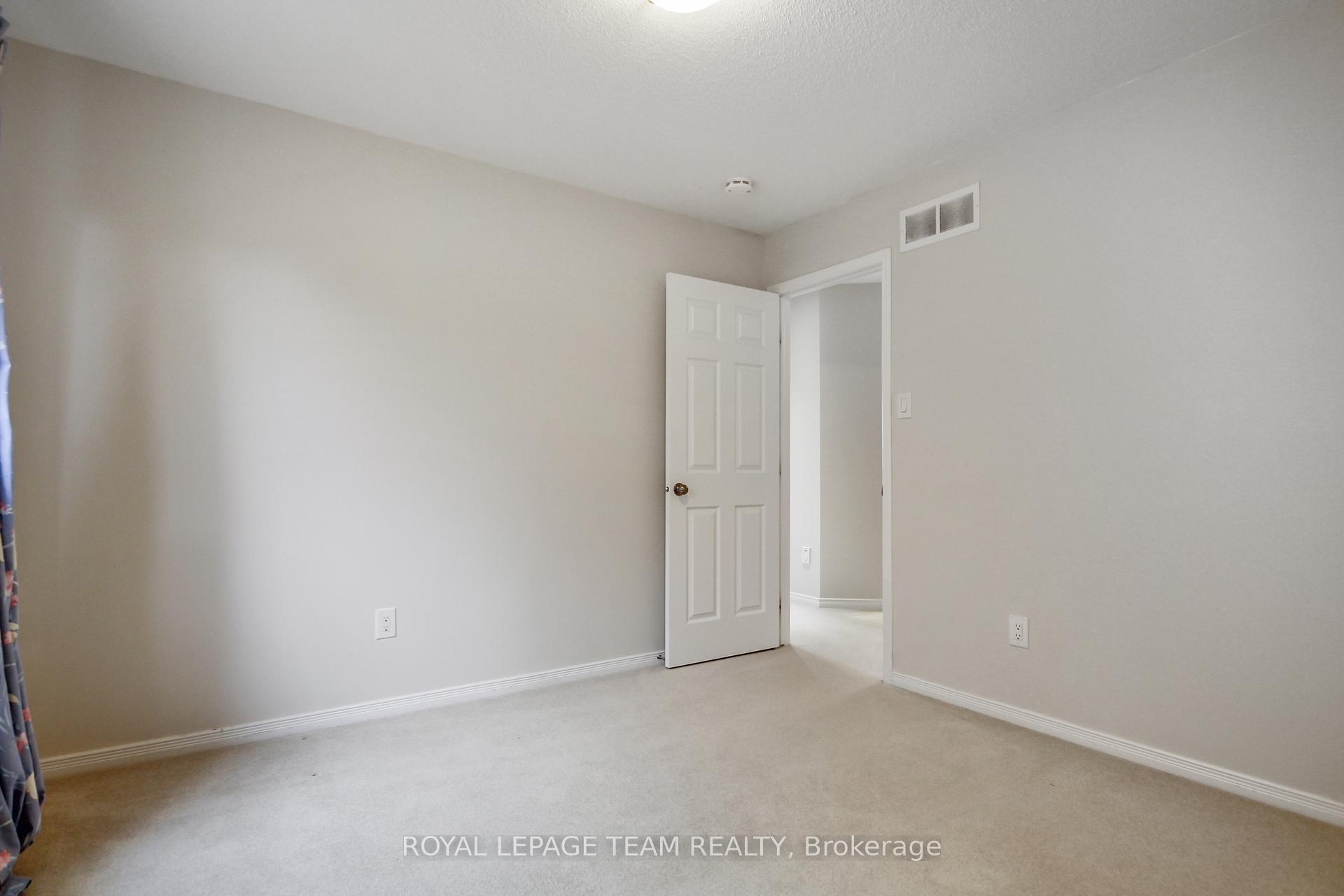 Photo 30 of 214 Asturcon Street, Ottawa, Kanata - Emerald Meadows/Trailwest — HOMEH