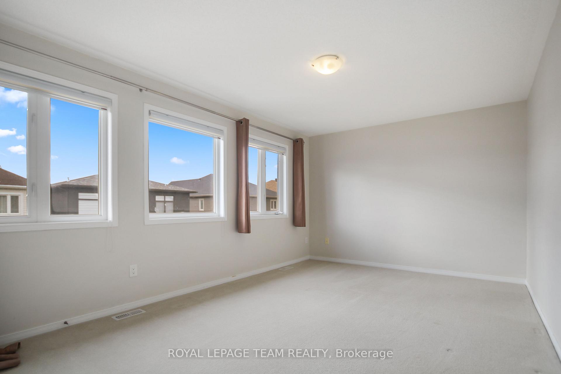 Photo 32 of 214 Asturcon Street, Ottawa, Kanata - Emerald Meadows/Trailwest — HOMEH