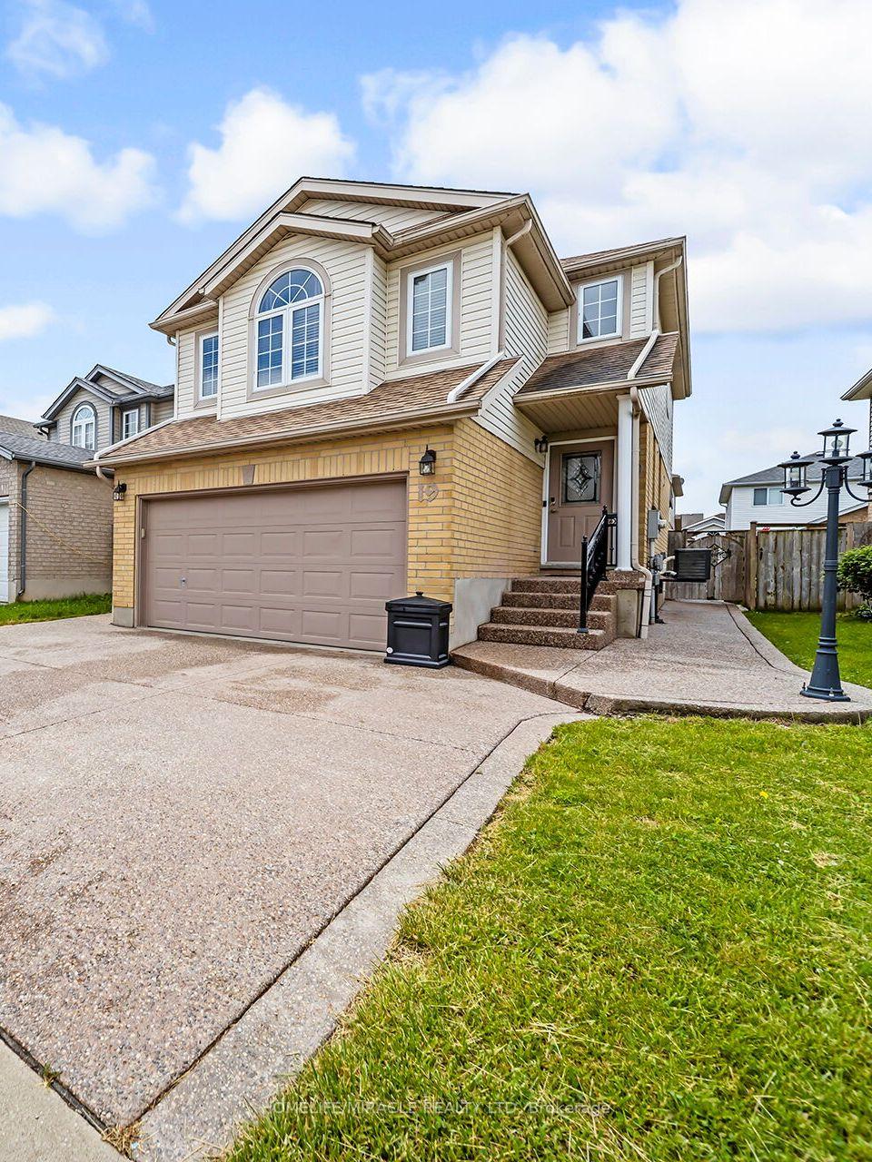 Photo 3 of 19 Cotton Grass Street, Kitchener — HOMEH