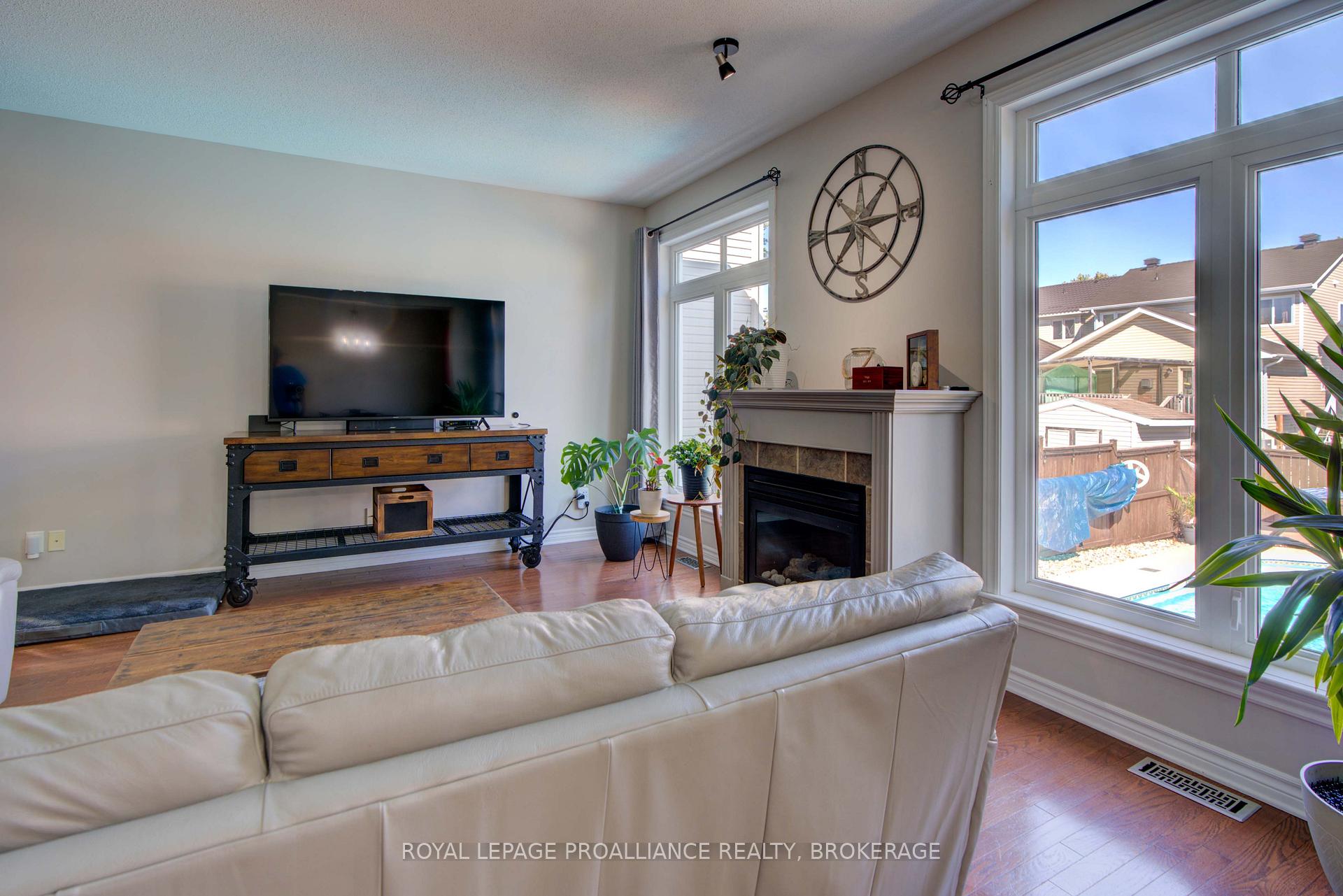 Photo 11 of 496 Cheryl Place, Kingston, Kingston East (Incl Barret Crt) — HOMEH