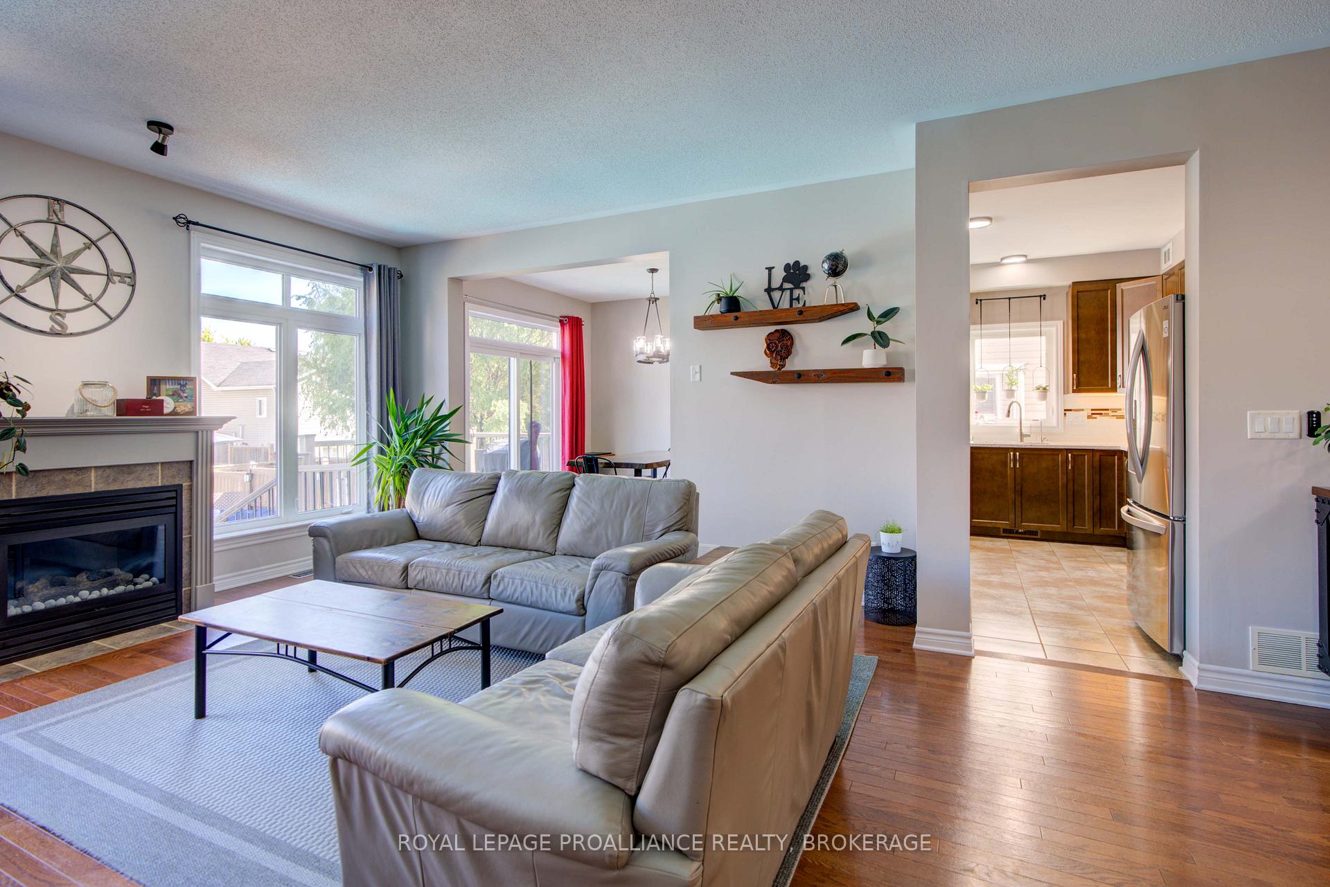 Photo 12 of 496 Cheryl Place, Kingston, Kingston East (Incl Barret Crt) — HOMEH