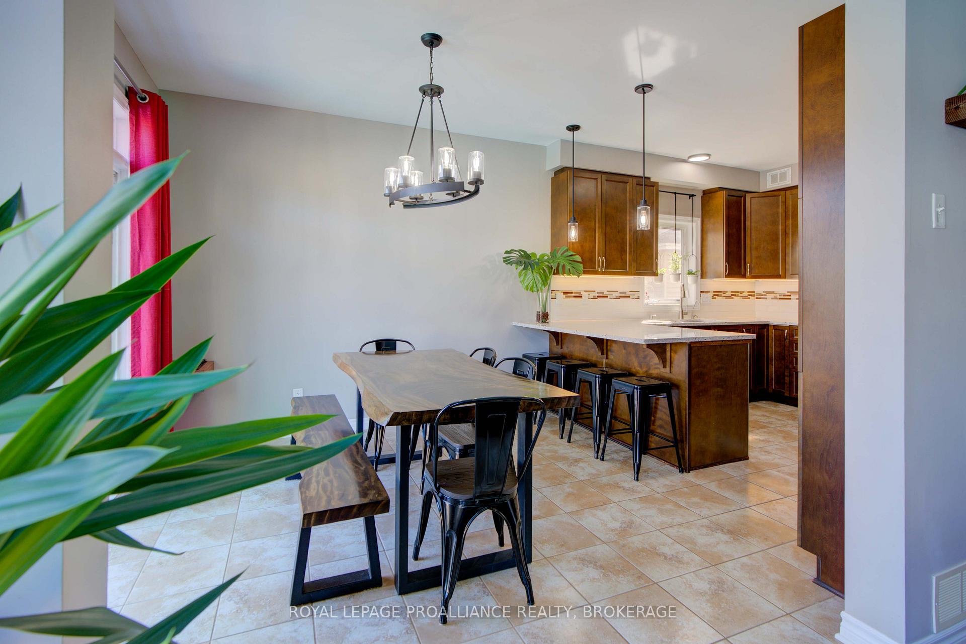 Photo 14 of 496 Cheryl Place, Kingston, Kingston East (Incl Barret Crt) — HOMEH