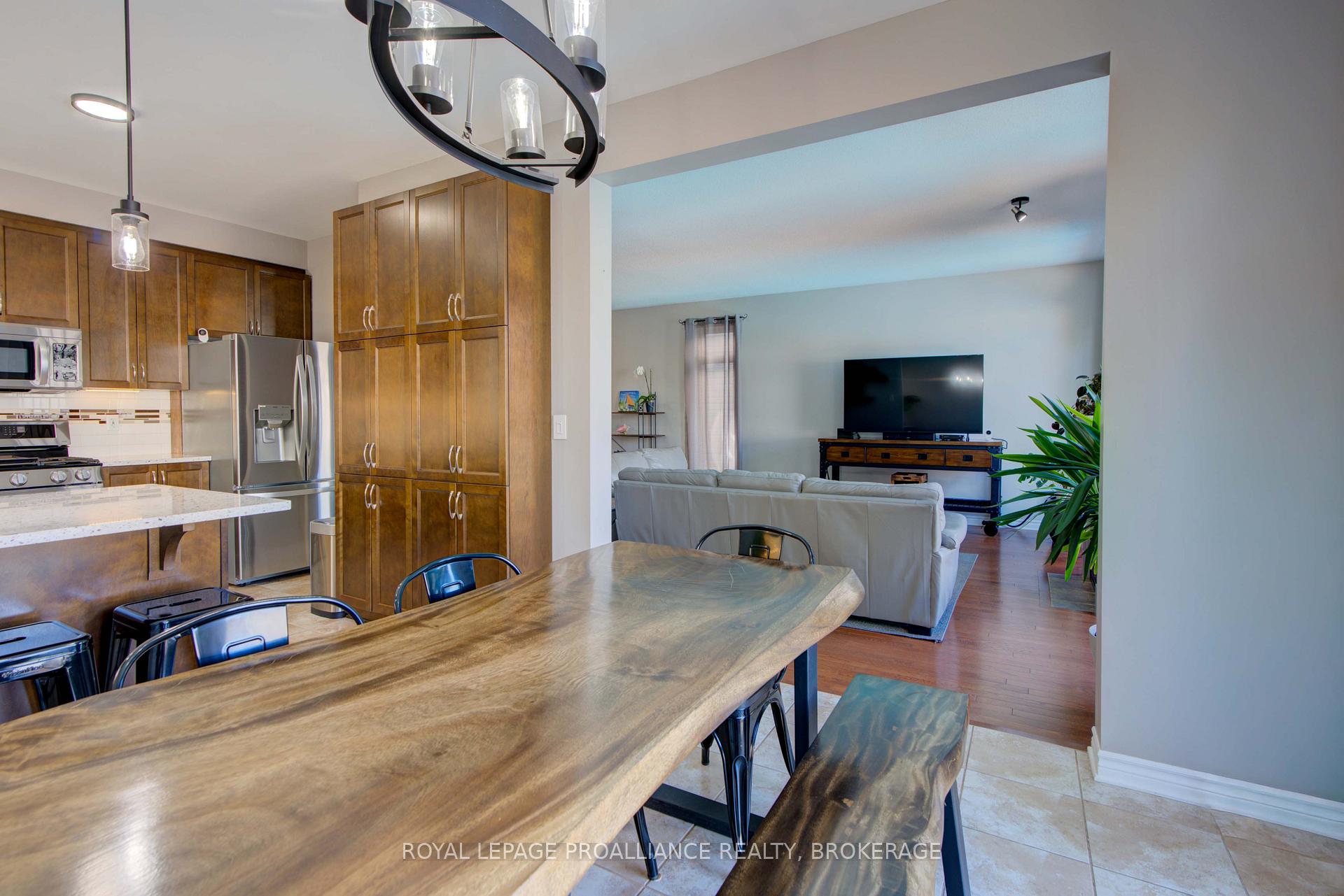 Photo 15 of 496 Cheryl Place, Kingston, Kingston East (Incl Barret Crt) — HOMEH