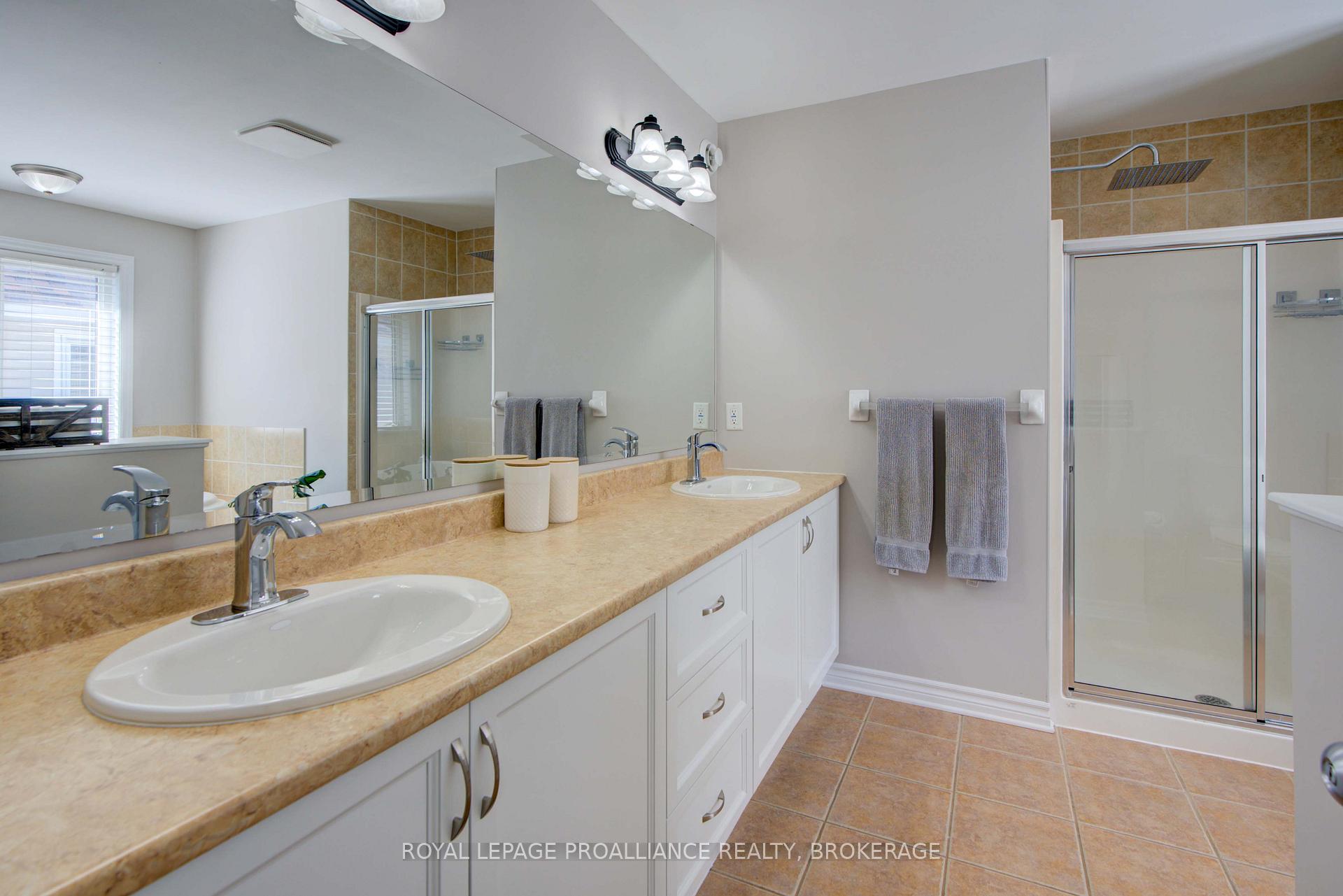 Photo 25 of 496 Cheryl Place, Kingston, Kingston East (Incl Barret Crt) — HOMEH