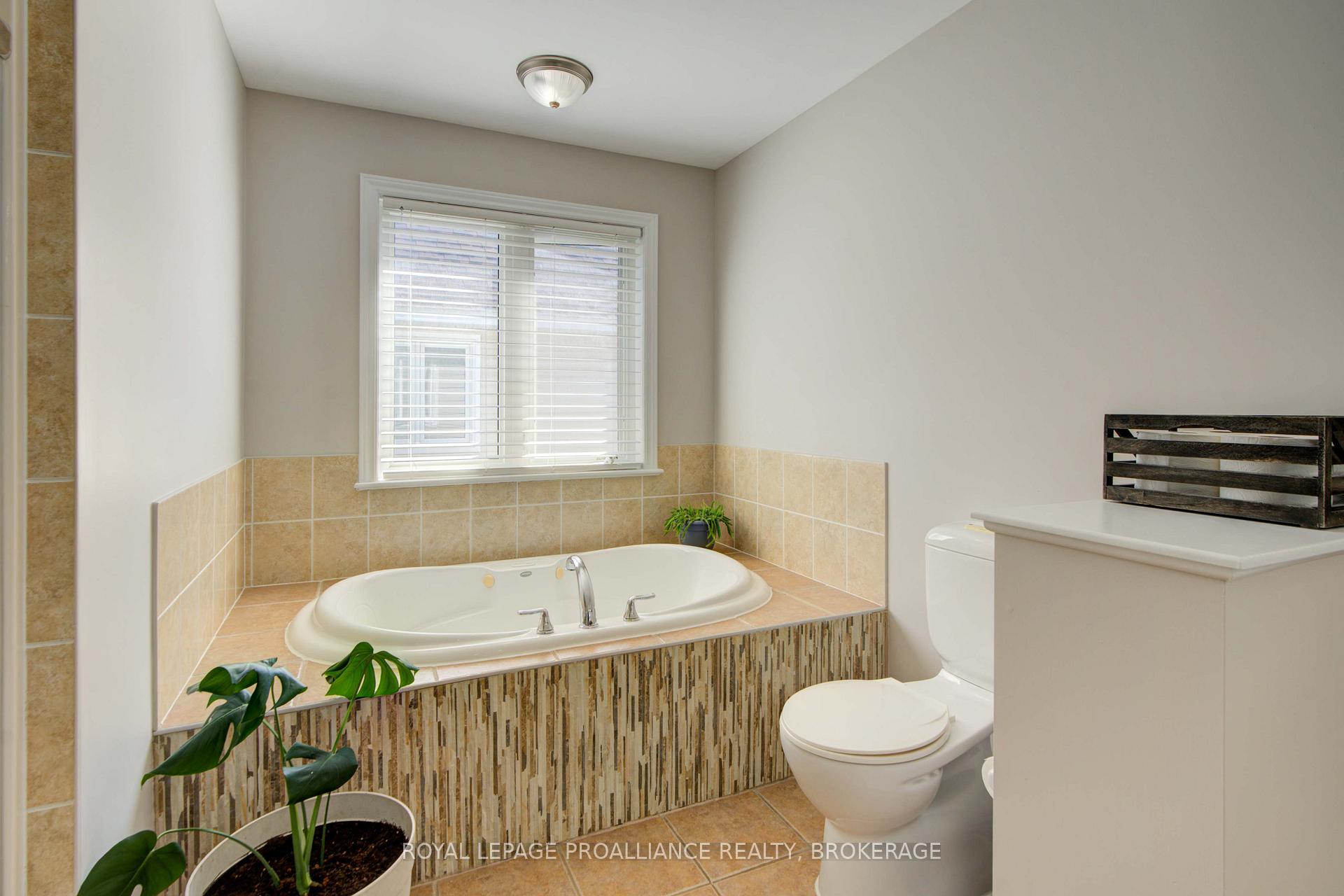 Photo 26 of 496 Cheryl Place, Kingston, Kingston East (Incl Barret Crt) — HOMEH
