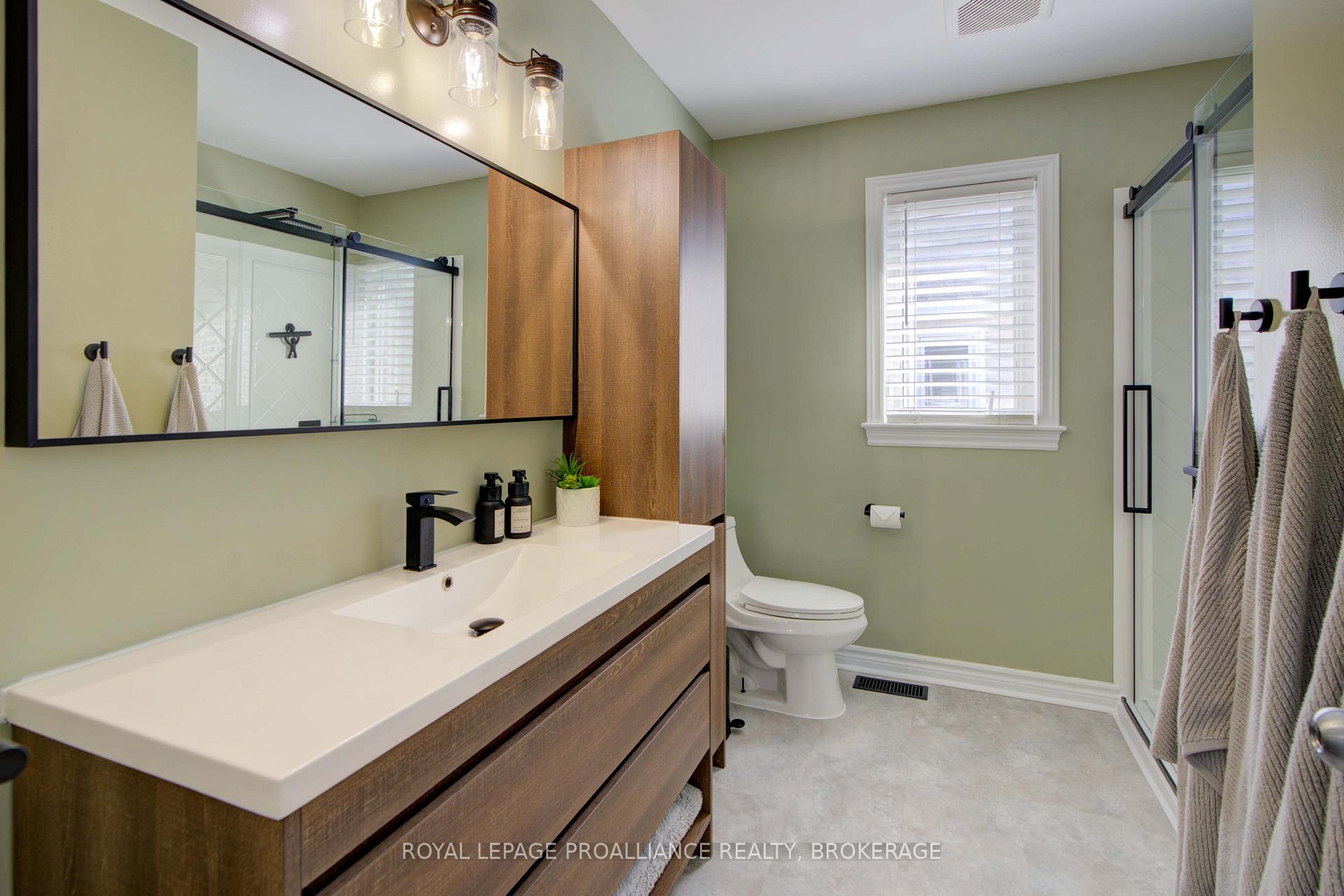 Photo 34 of 496 Cheryl Place, Kingston, Kingston East (Incl Barret Crt) — HOMEH