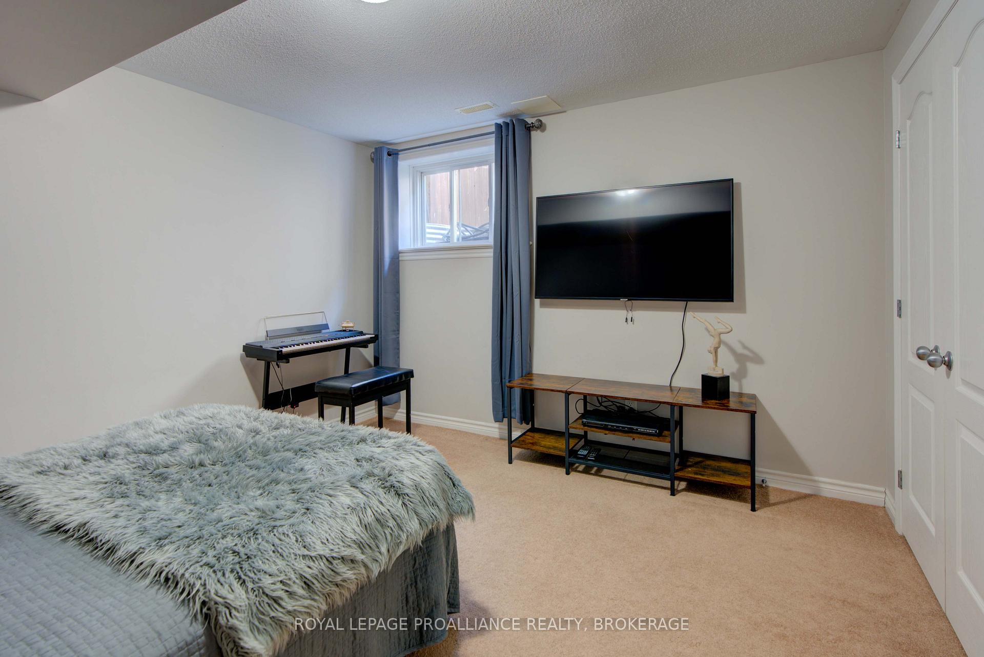 Photo 39 of 496 Cheryl Place, Kingston, Kingston East (Incl Barret Crt) — HOMEH