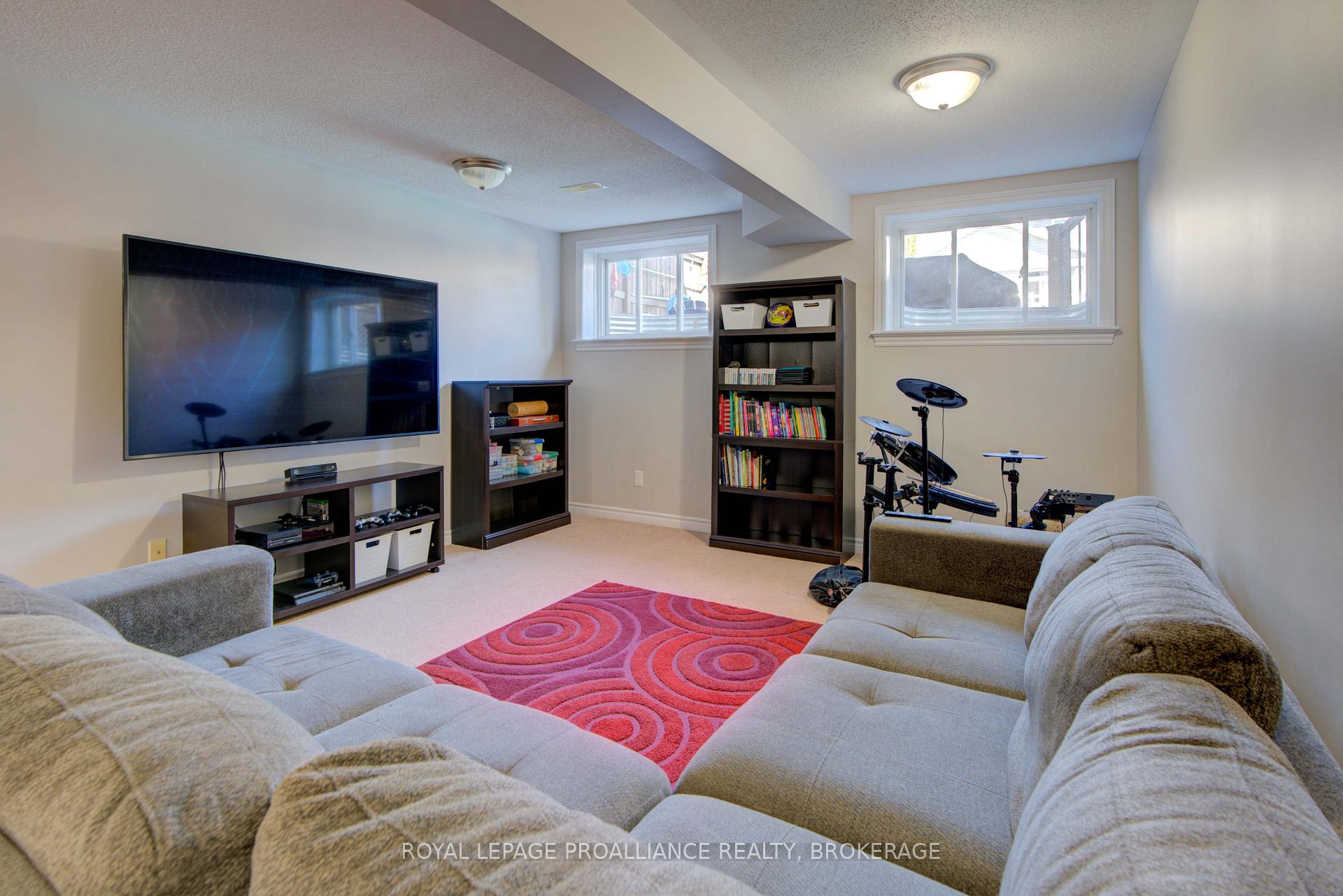 Photo 40 of 496 Cheryl Place, Kingston, Kingston East (Incl Barret Crt) — HOMEH