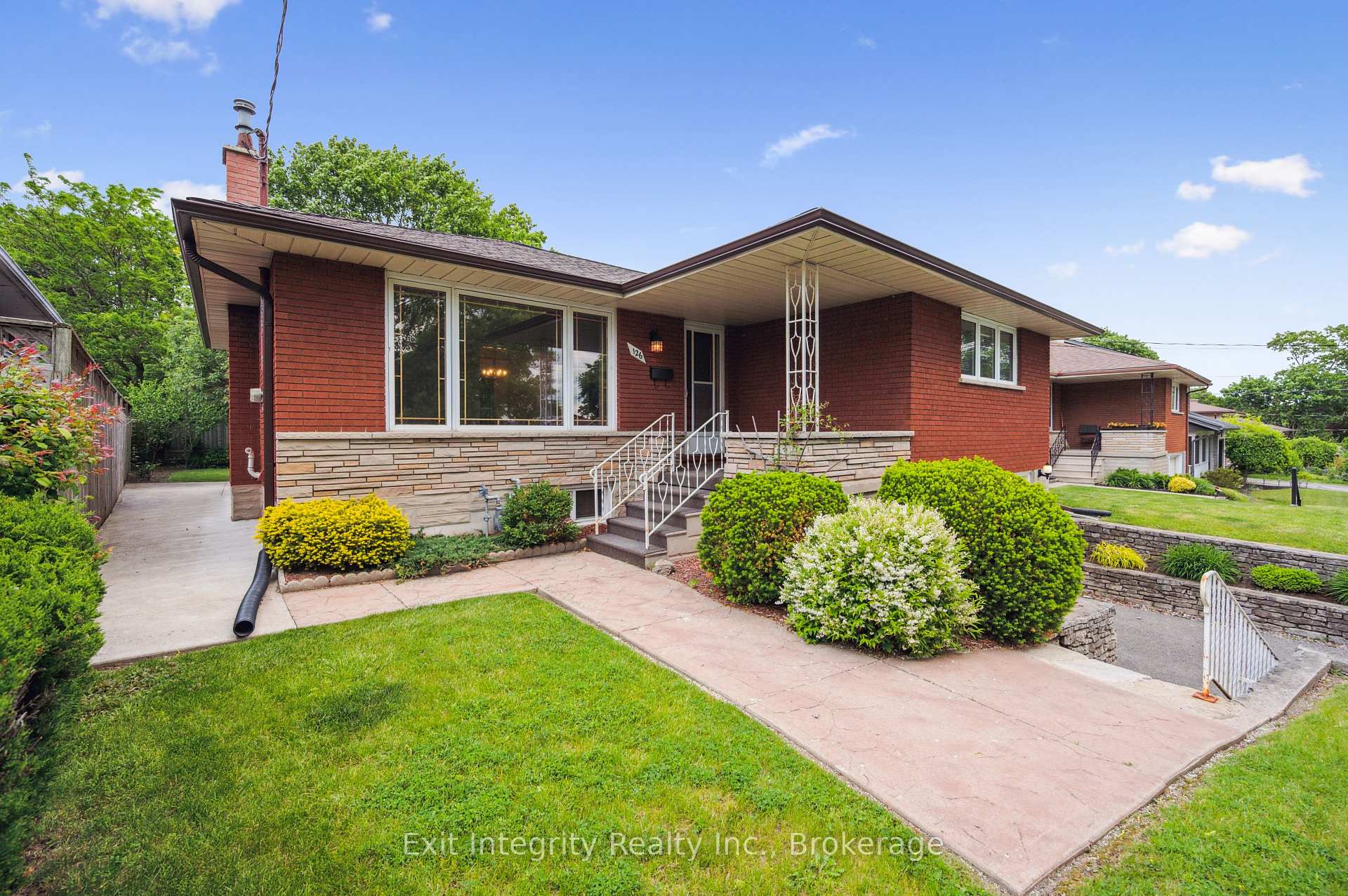Photo 4 of 126 Elkington Drive, Kitchener — HOMEH