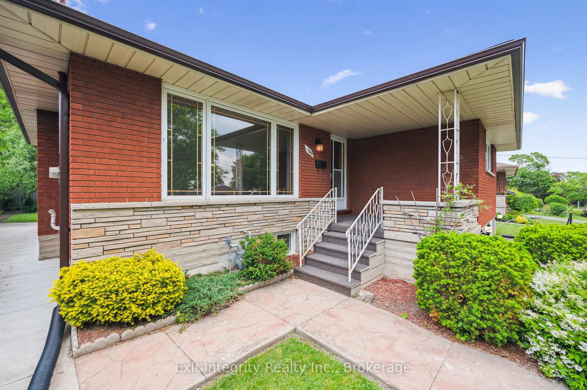 Photo 5 of 126 Elkington Drive, Kitchener — HOMEH