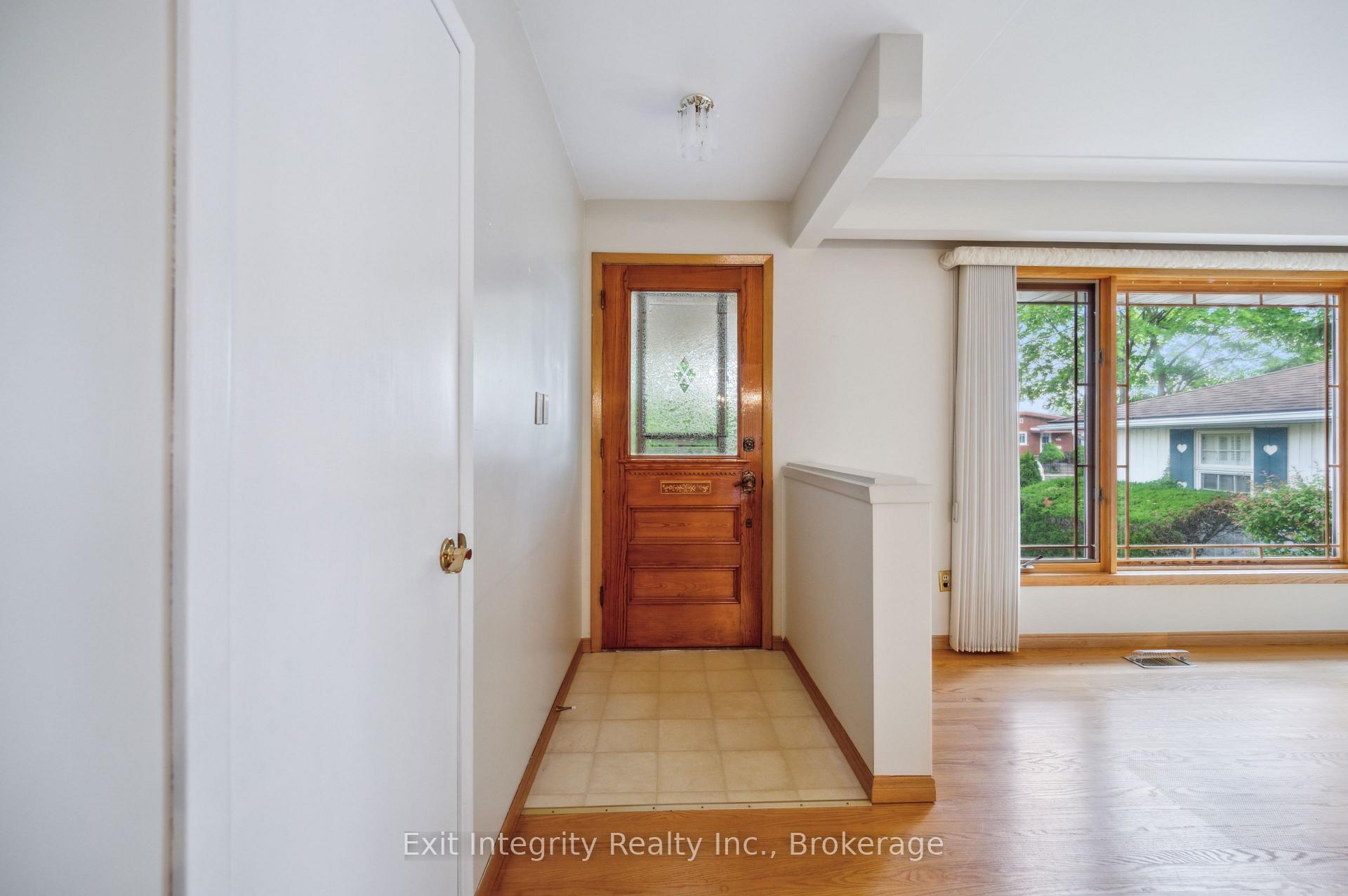 Photo 7 of 126 Elkington Drive, Kitchener — HOMEH