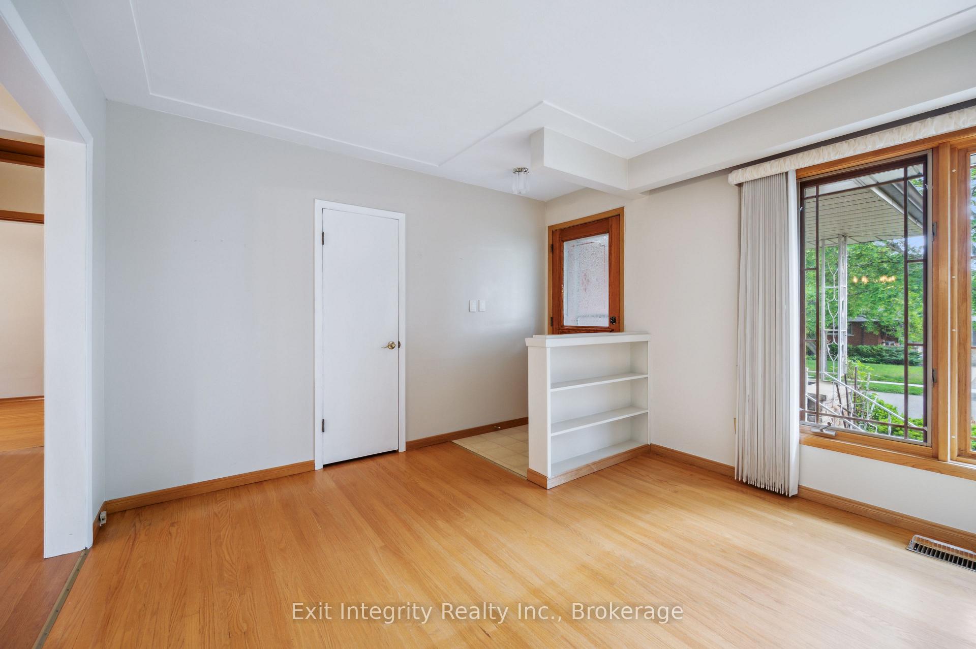 Photo 8 of 126 Elkington Drive, Kitchener — HOMEH