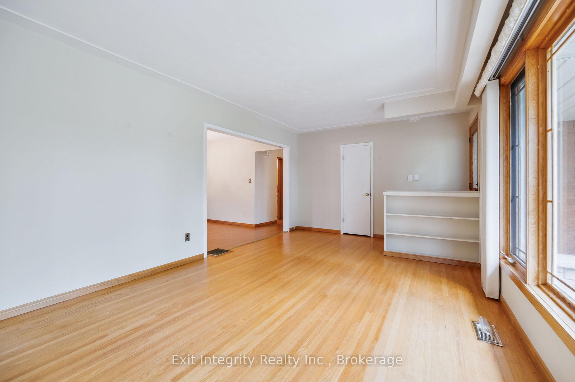 Photo 12 of 126 Elkington Drive, Kitchener — HOMEH