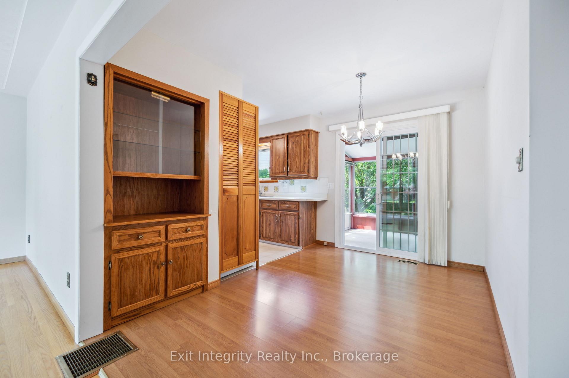 Photo 14 of 126 Elkington Drive, Kitchener — HOMEH