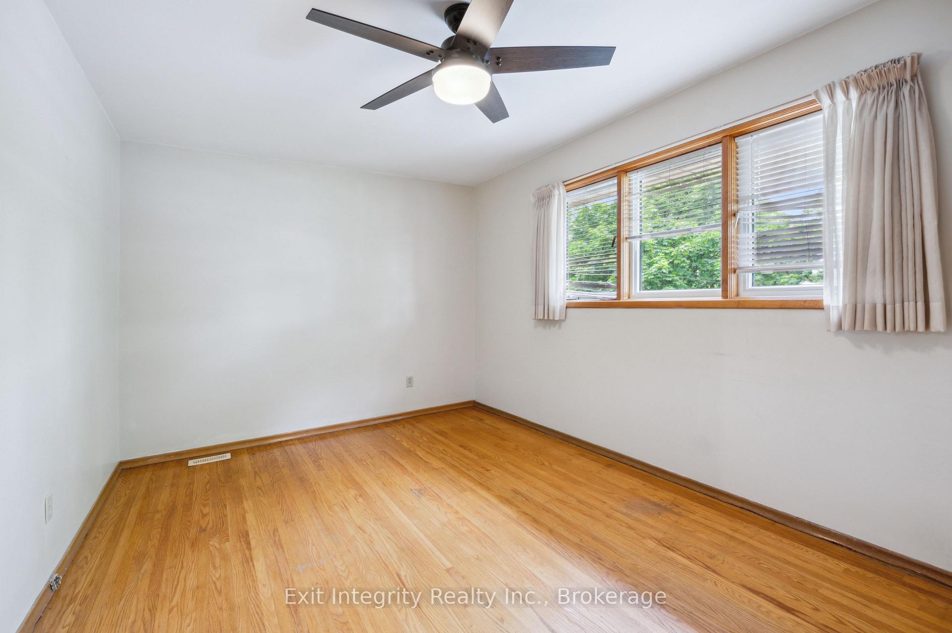 Photo 18 of 126 Elkington Drive, Kitchener — HOMEH