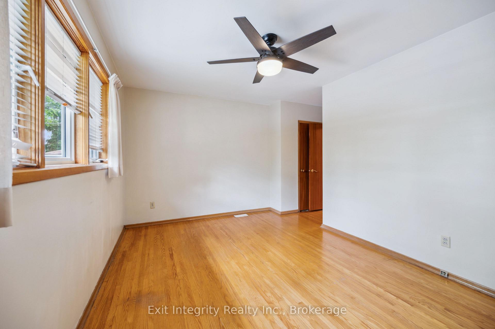 Photo 19 of 126 Elkington Drive, Kitchener — HOMEH
