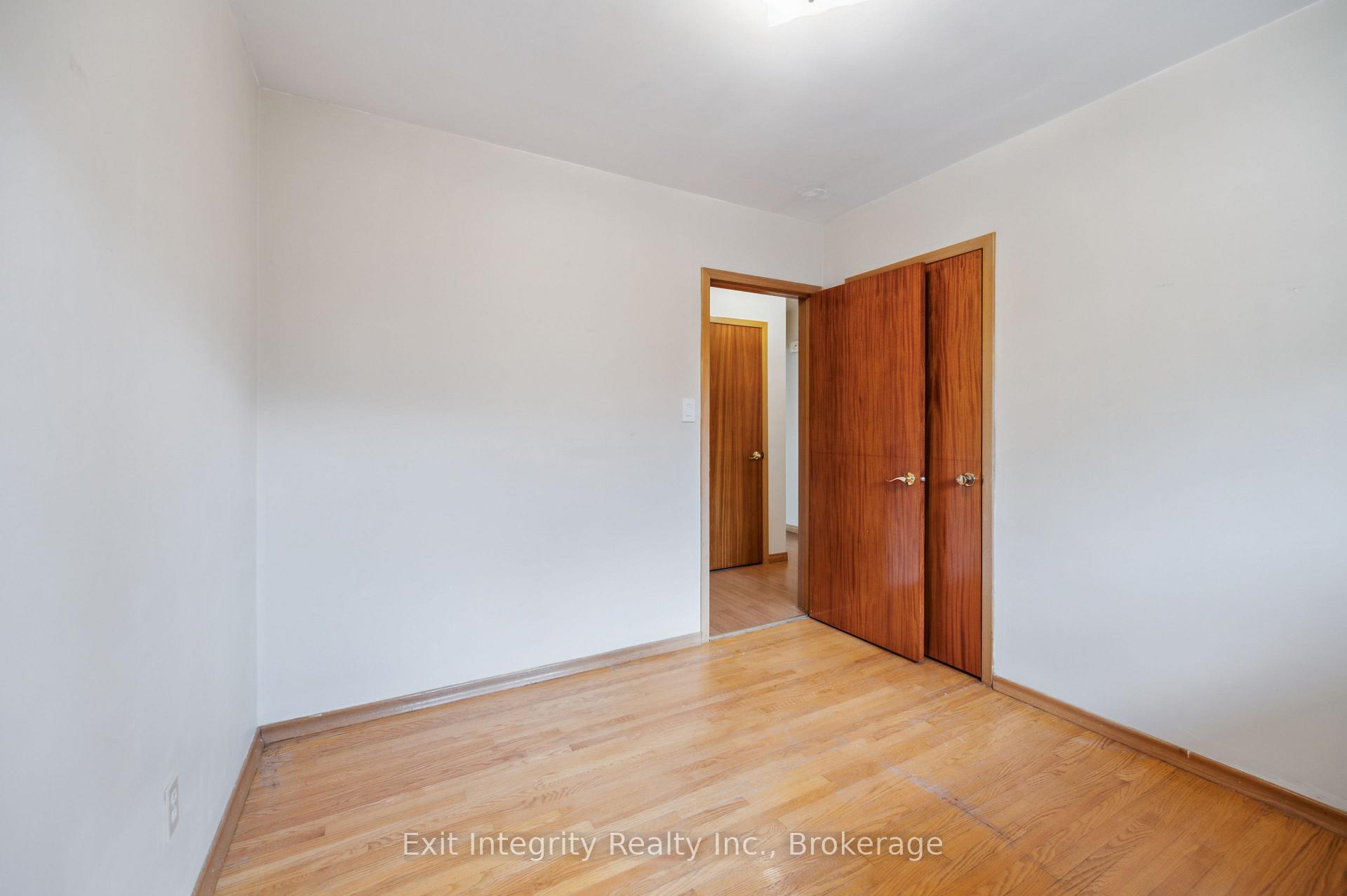 Photo 21 of 126 Elkington Drive, Kitchener — HOMEH