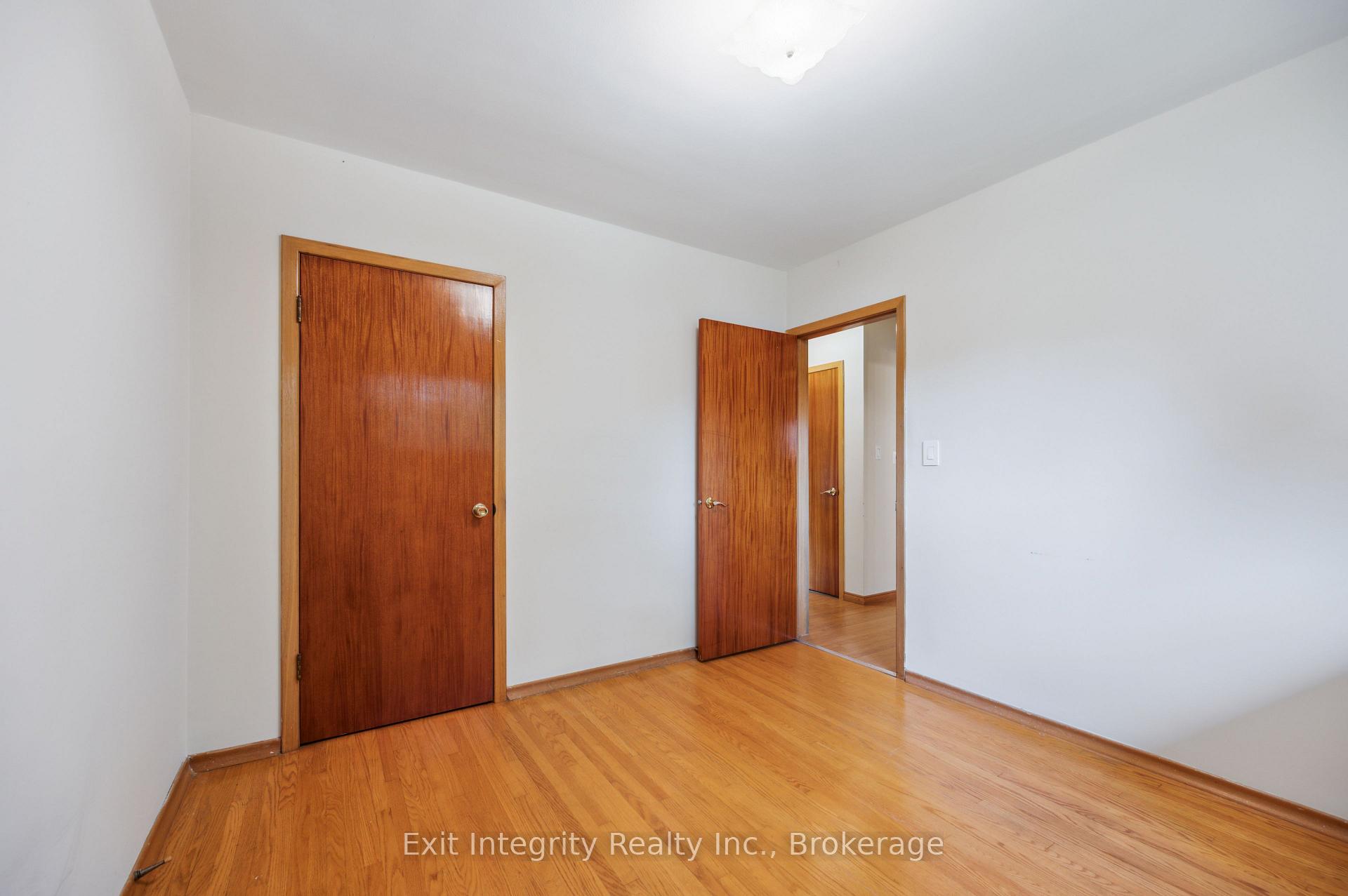 Photo 23 of 126 Elkington Drive, Kitchener — HOMEH