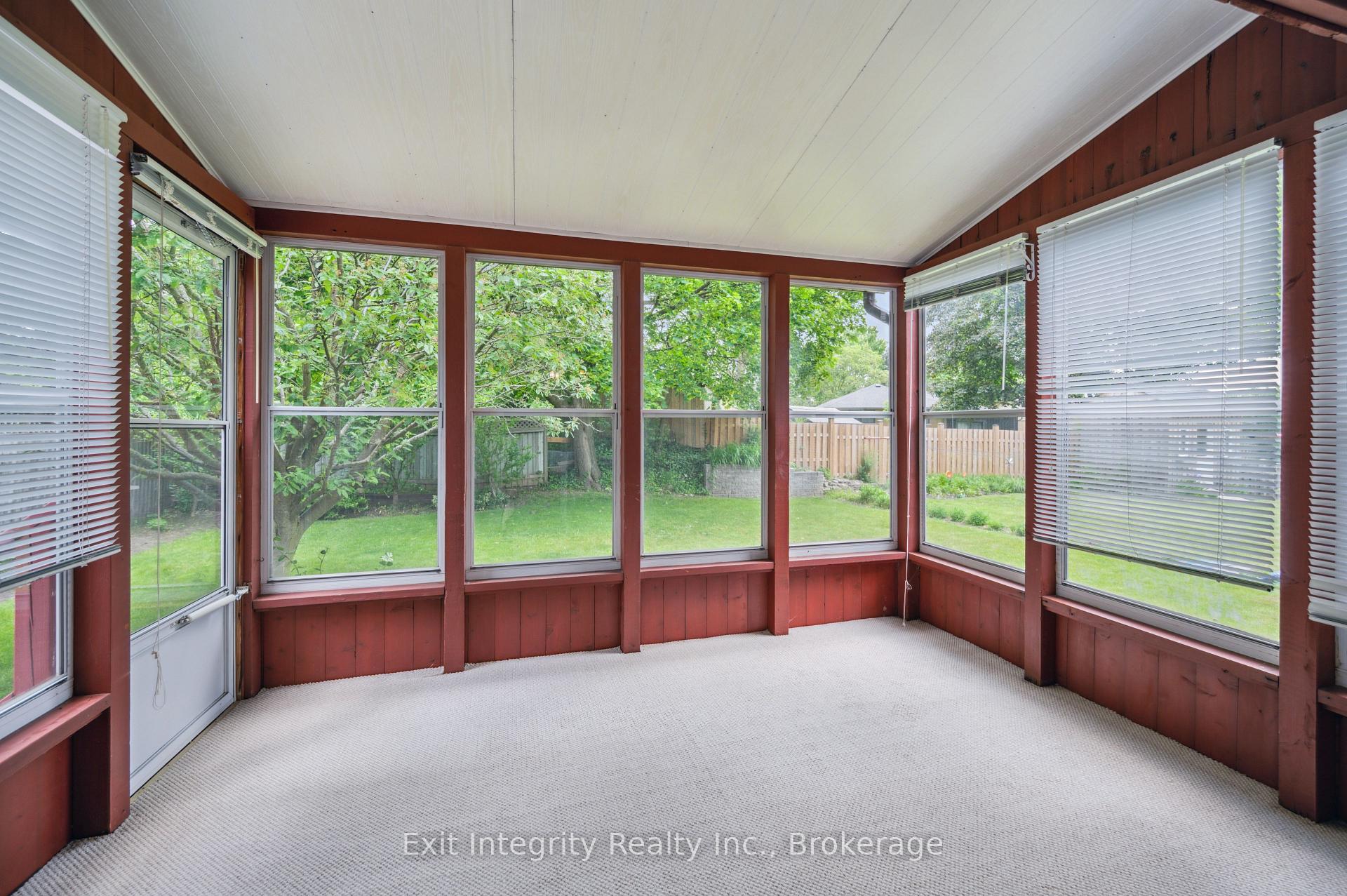 Photo 33 of 126 Elkington Drive, Kitchener — HOMEH