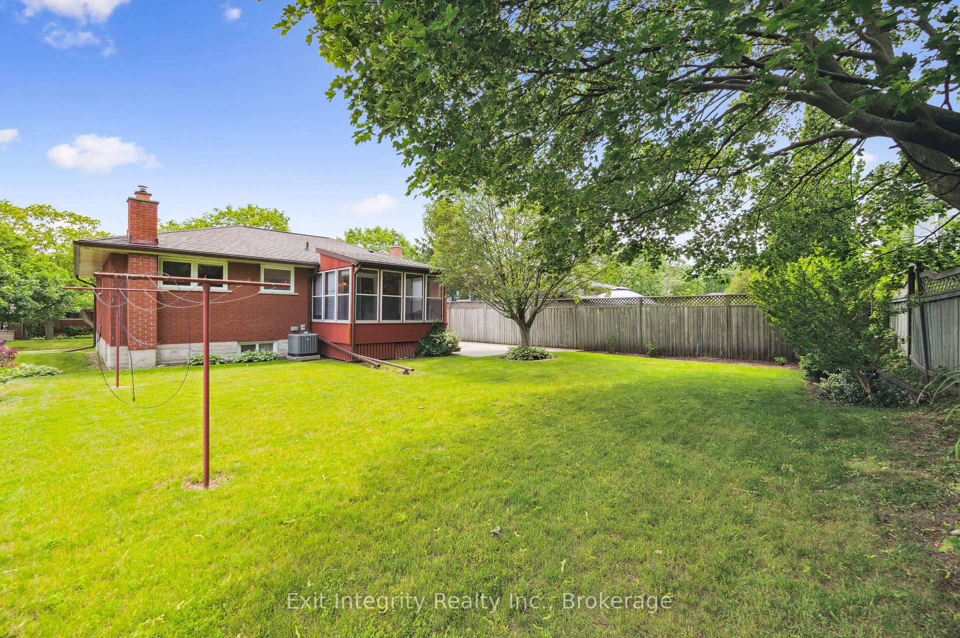 Photo 39 of 126 Elkington Drive, Kitchener — HOMEH