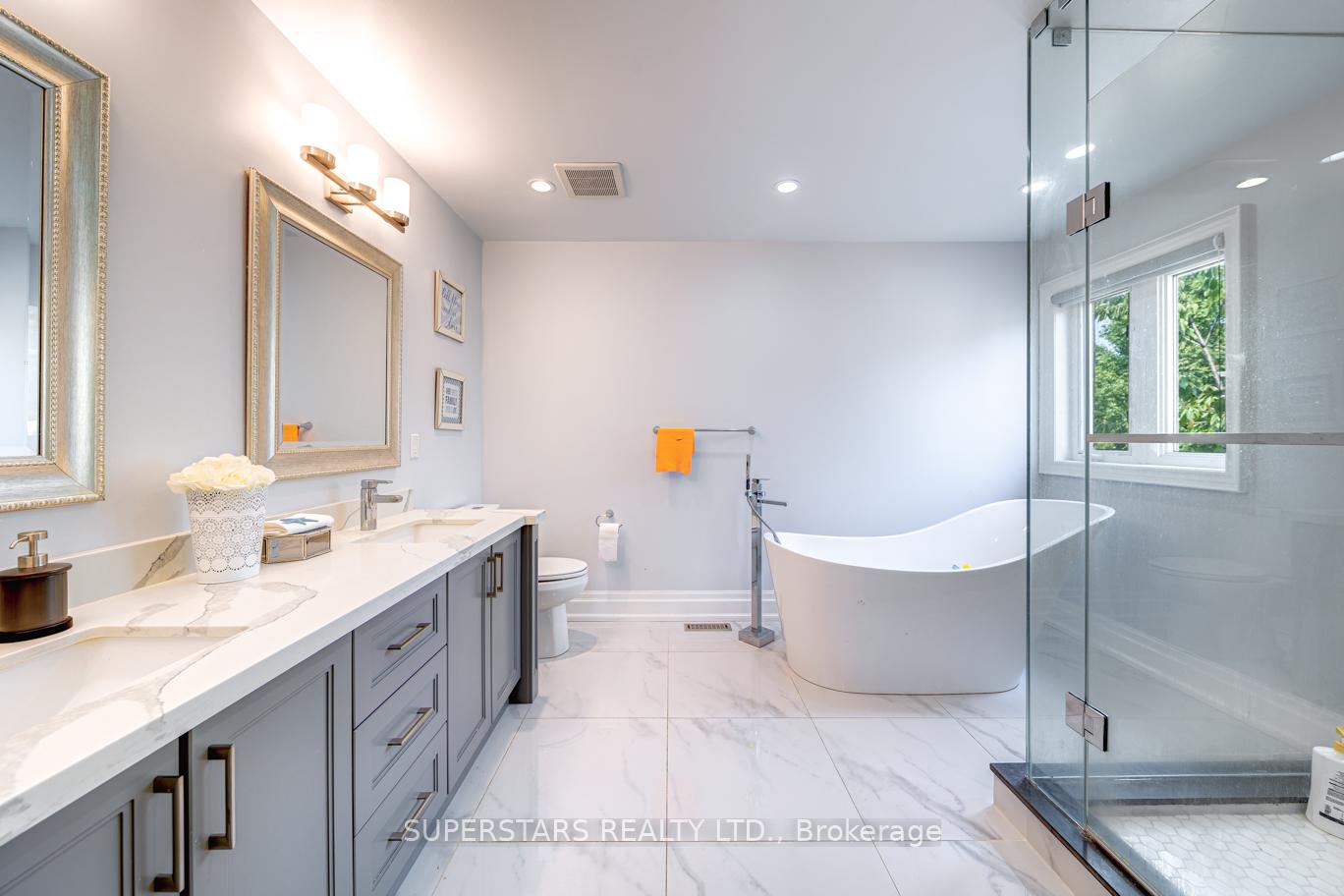 Photo 24 of 35 Chasser Drive, Markham, Greensborough — HOMEH
