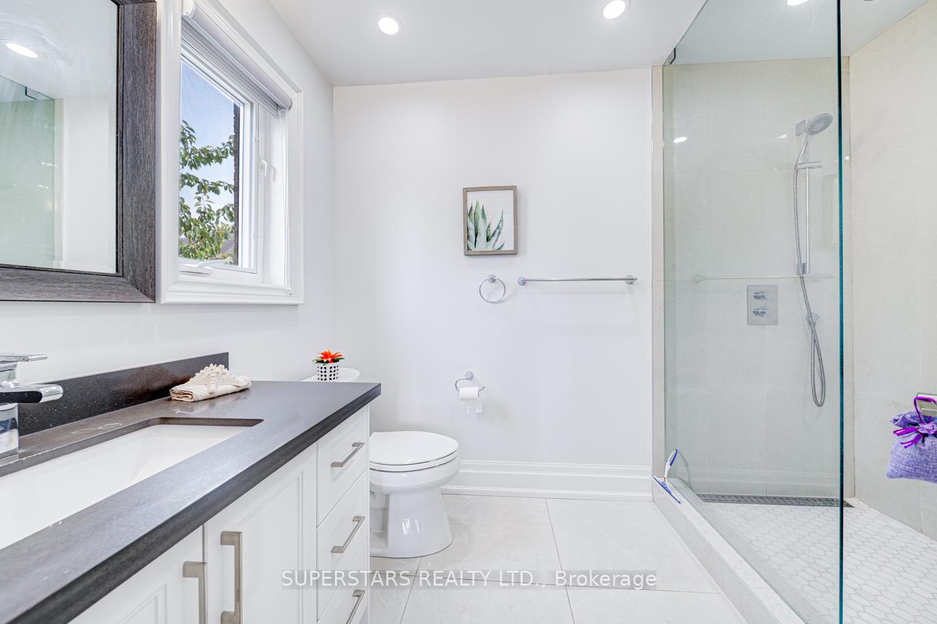 Photo 27 of 35 Chasser Drive, Markham, Greensborough — HOMEH