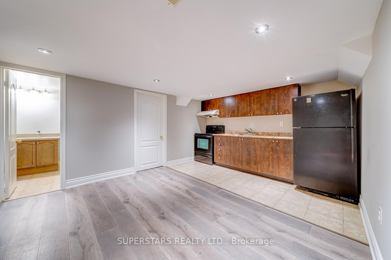 Photo 33 of 35 Chasser Drive, Markham, Greensborough — HOMEH