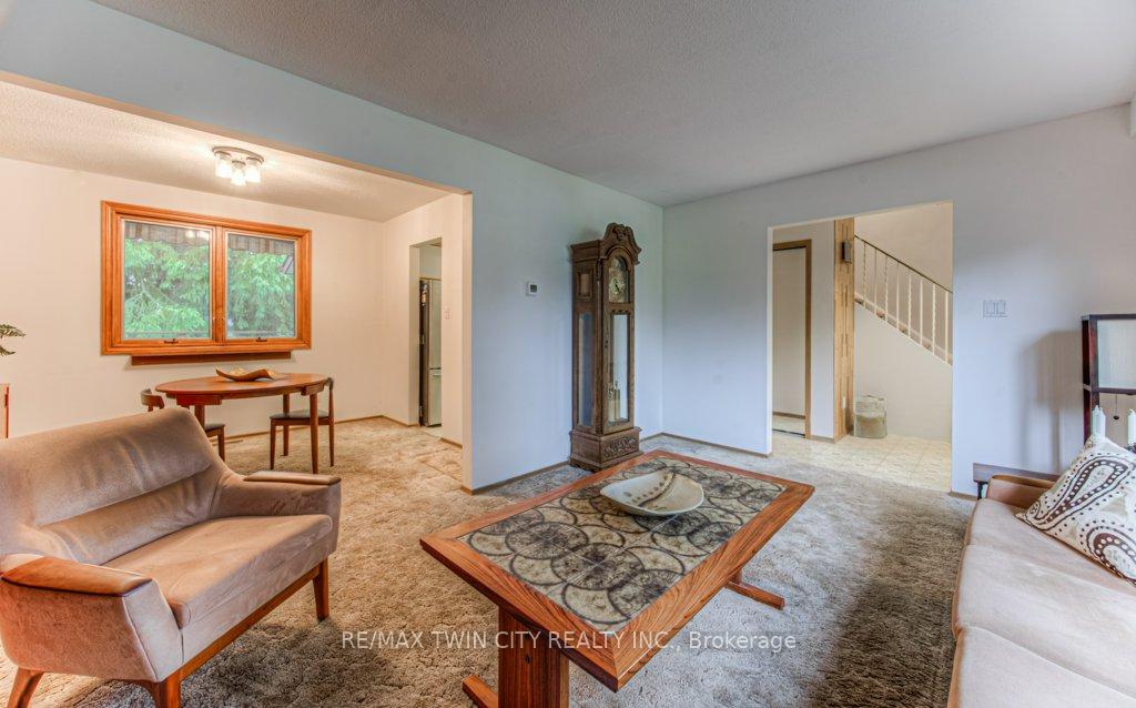 Photo 5 of 91 Nathaniel Crescent, Kitchener — HOMEH