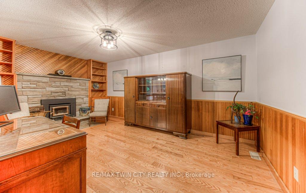 Photo 14 of 91 Nathaniel Crescent, Kitchener — HOMEH