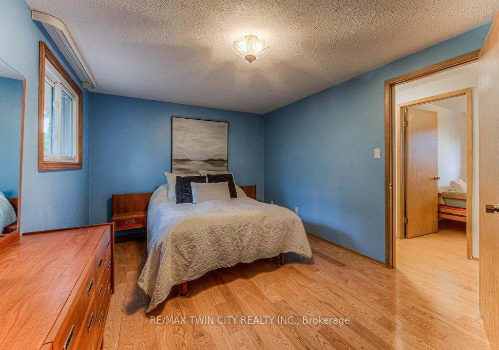 Photo 23 of 91 Nathaniel Crescent, Kitchener — HOMEH