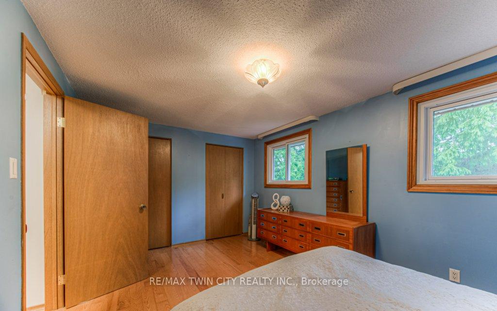 Photo 24 of 91 Nathaniel Crescent, Kitchener — HOMEH