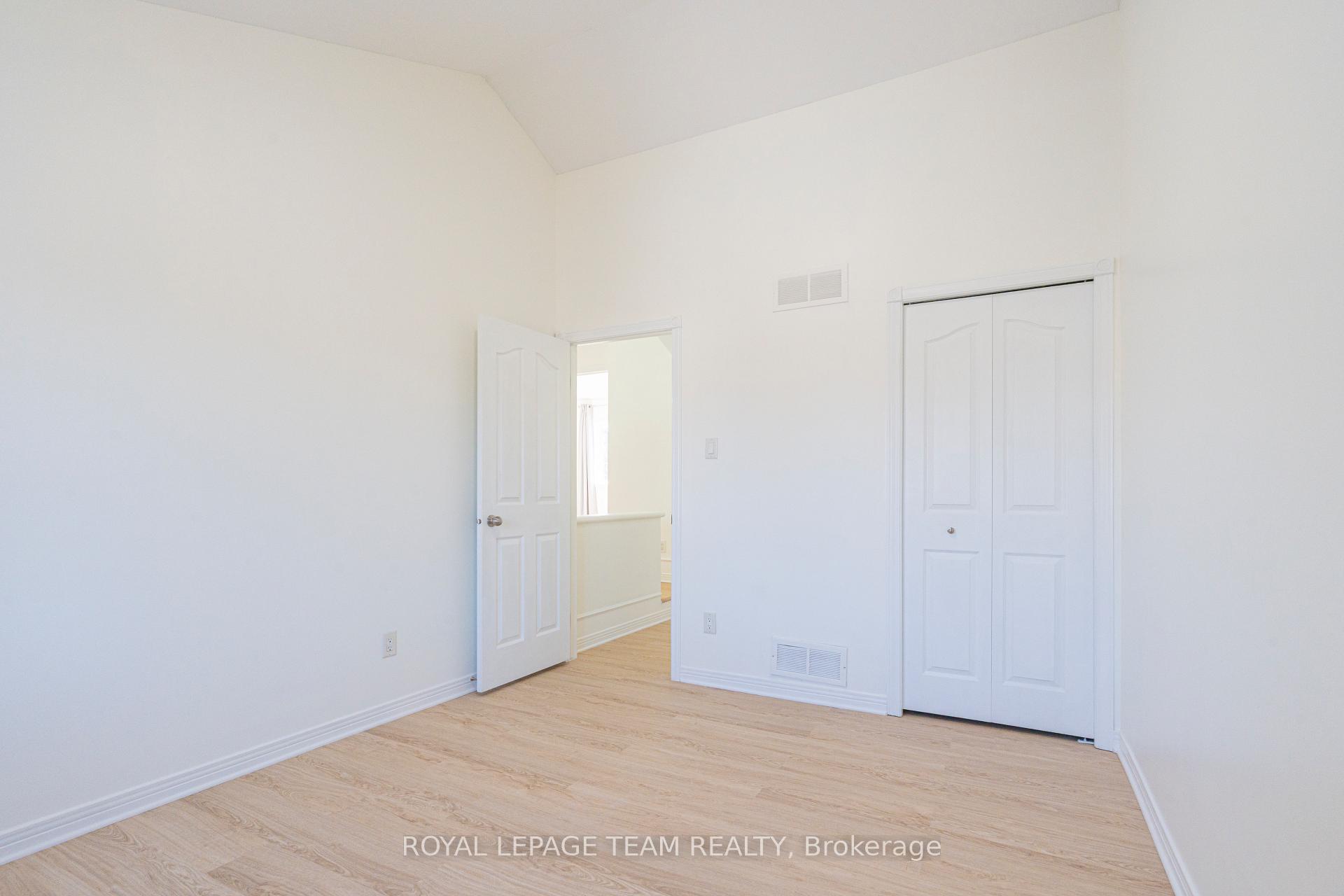 Photo 5 of 199 Bridlewood Drive, Ottawa, Kanata - Bridlewood — HOMEH